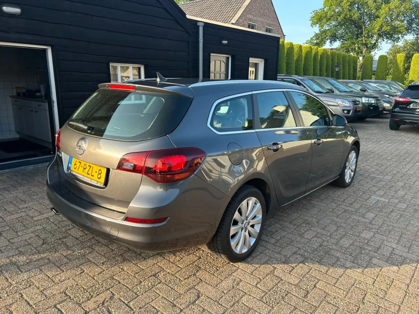 Opel Astra 1.4 Turbo Cosmo Grijs - 2