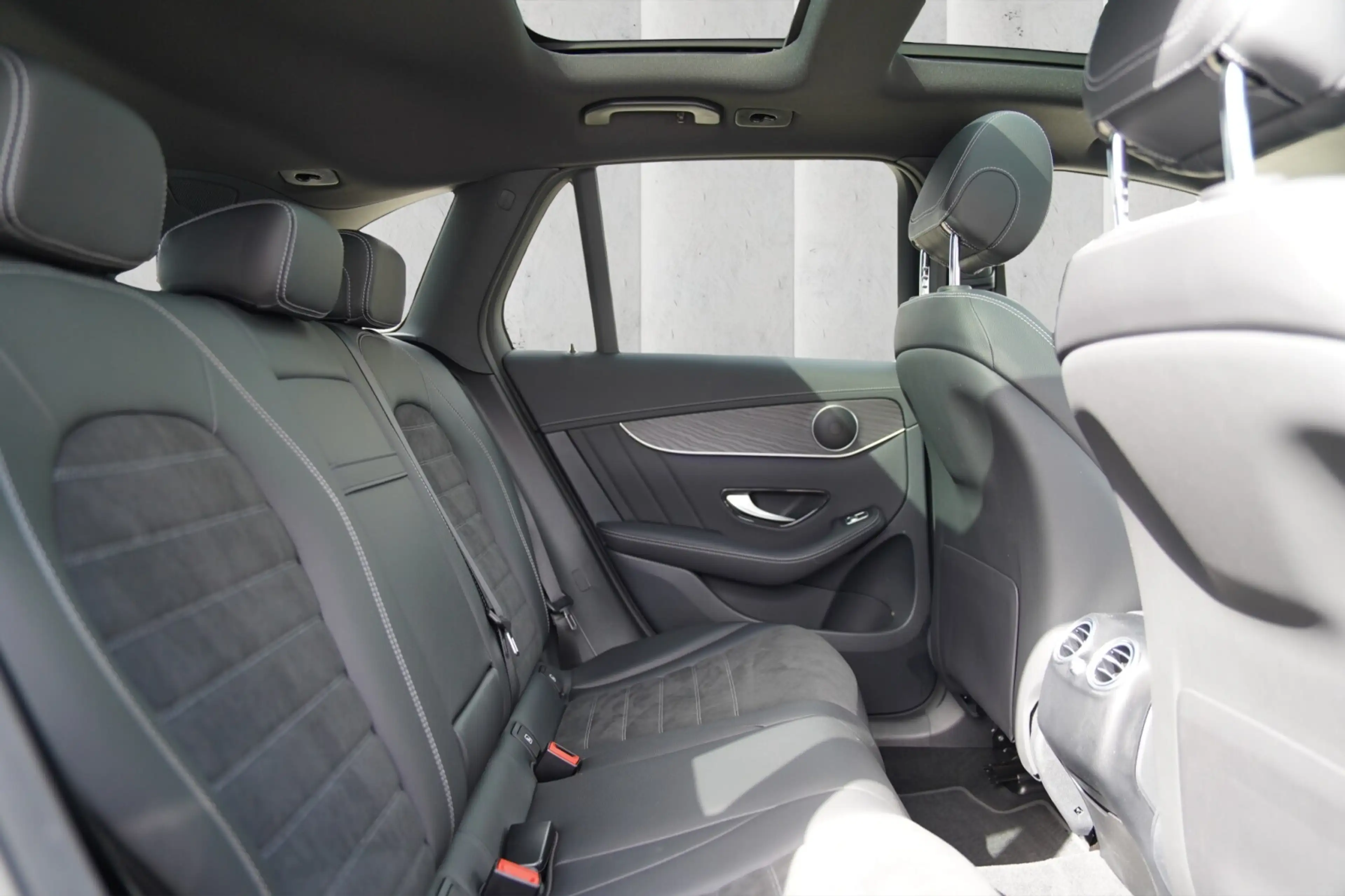 Mercedes-Benz GLC 400 GLC 400 d 4MATIC AMG Line Pano Distronic — photo 10