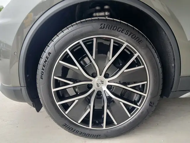 Porsche Macan 4 Ansicht 28