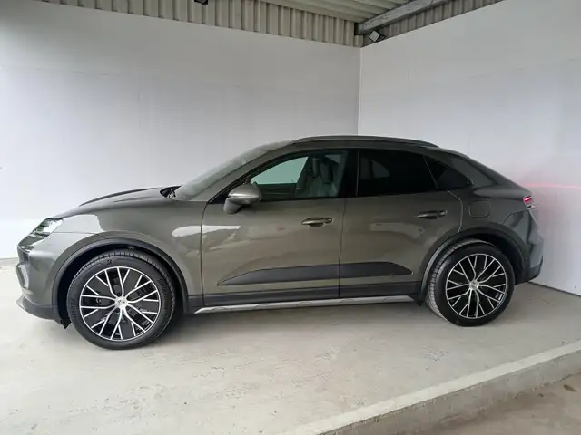 Porsche Macan 4 Ansicht 2