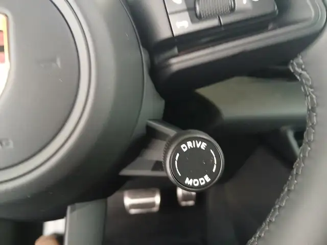 Porsche Macan 4 Ansicht 18