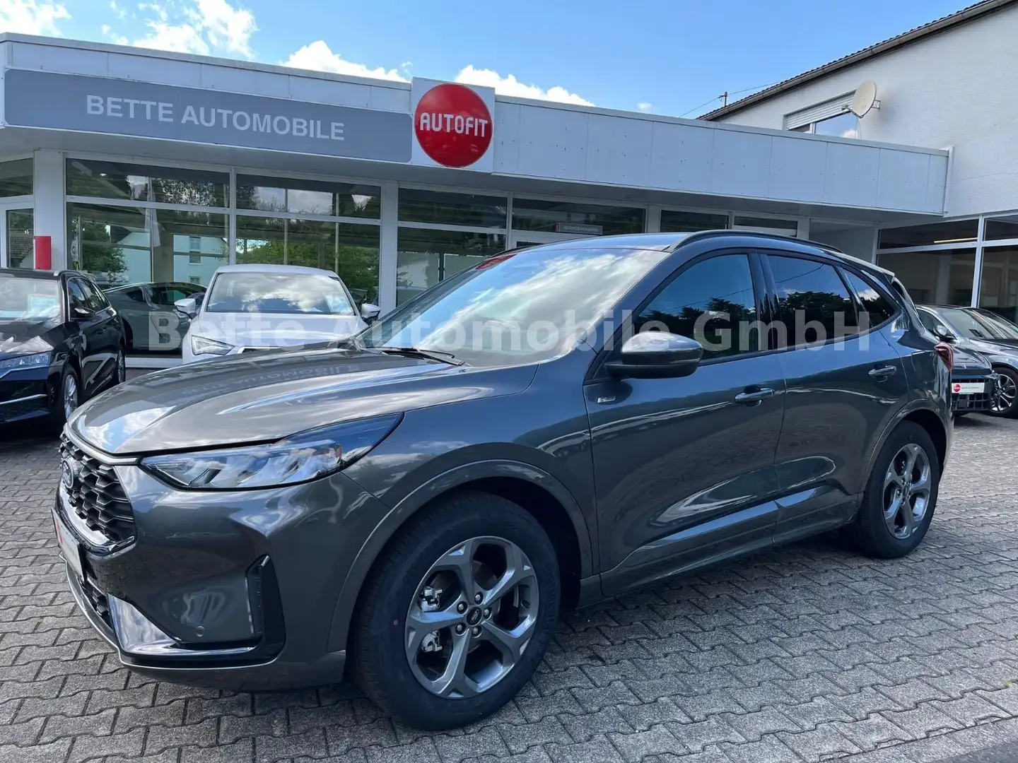 Ford Kuga 2.5 FHEV ST-LINE    *NAVI*LED*KAM* Grau - 1