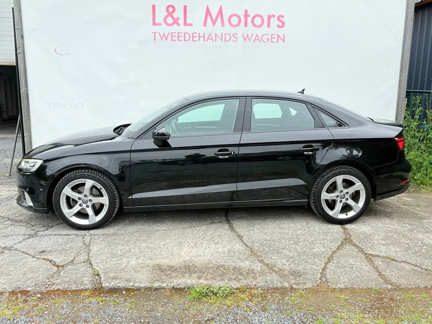 Audi A3 1.6Tdi Sport S tronic*Navi Led Distronic Alu 17"* Zwart - 2