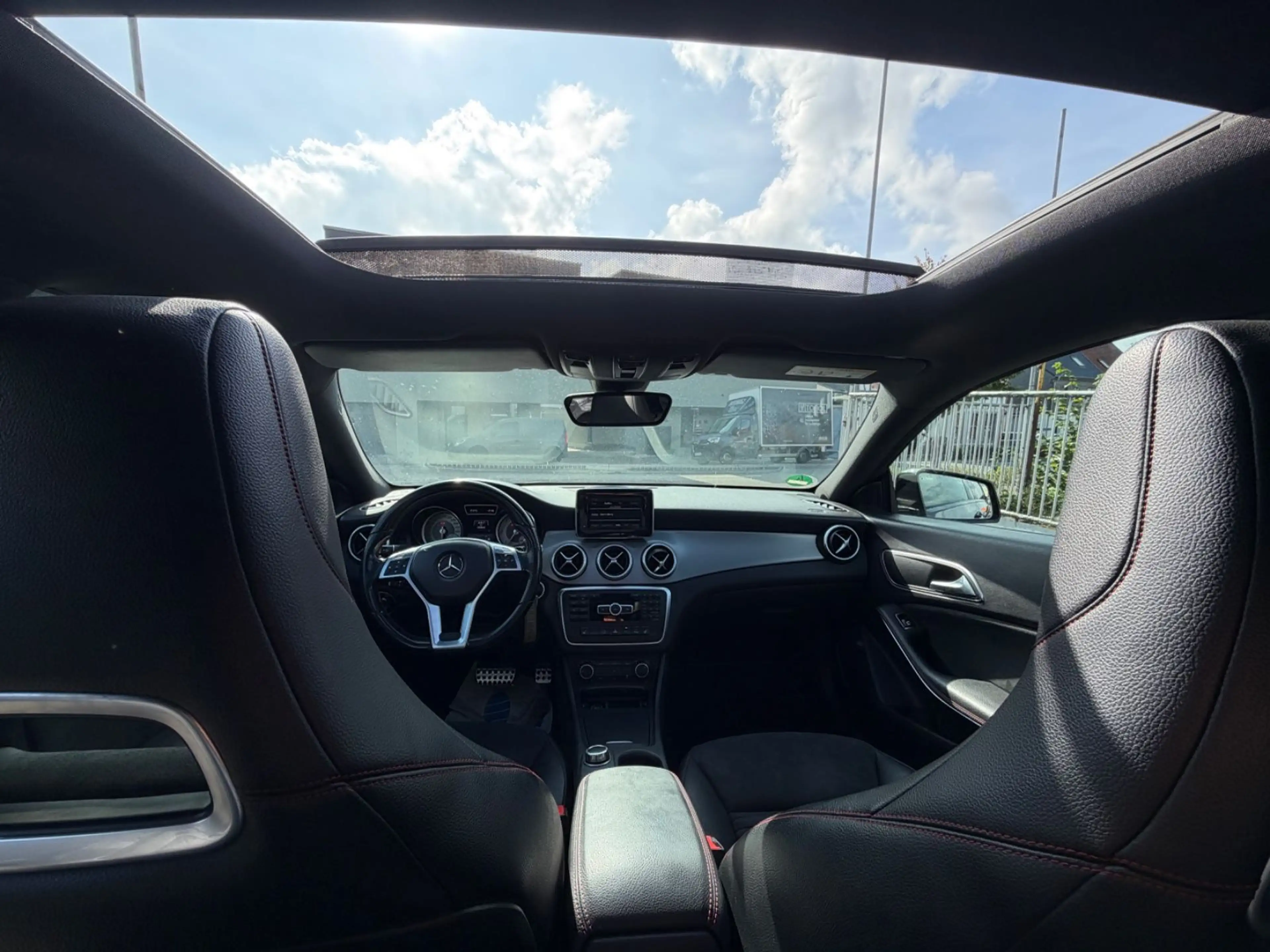 Mercedes-Benz CLA 220 ´CLA 220 CDI AMG Line Navi Kamera Panorama — photo 9
