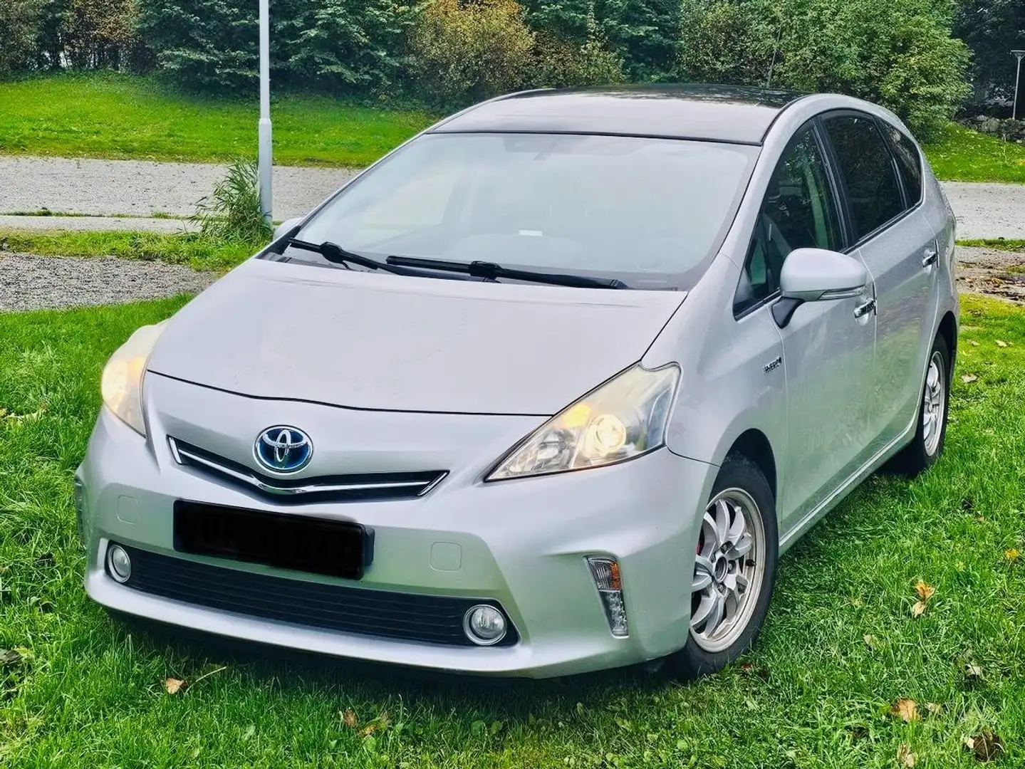 Toyota Prius Prius+ (Hybrid) Life Argent - 2