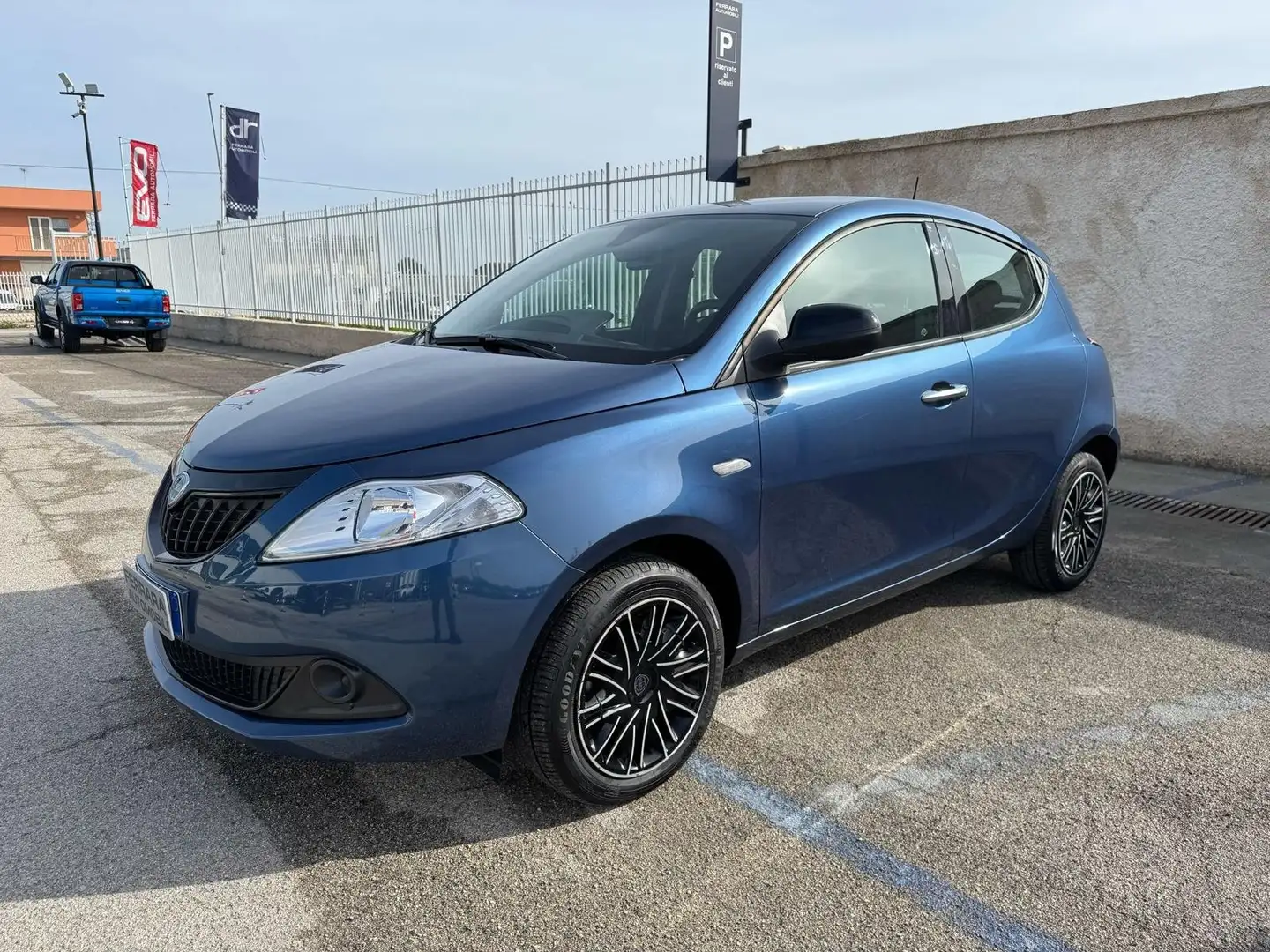 Lancia Ypsilon Ypsilon 1.0 firefly hybrid Silver Plus s Bleu - 2