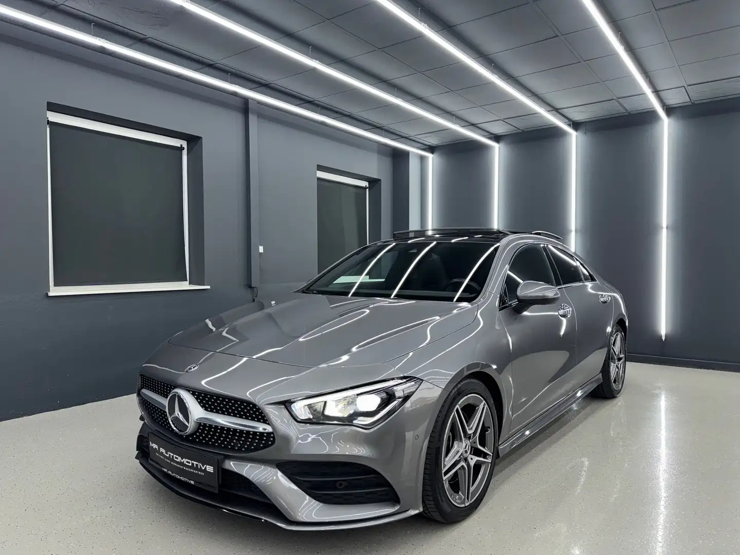 Mercedes-Benz CLA 200 CLA 200d AMG Line *PANO*45SLK*AMBI*RFK*KEYLESS* Grau - 1
