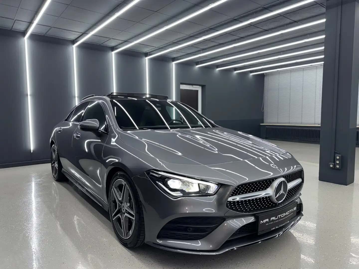 Mercedes-Benz CLA 200 CLA 200d AMG Line *PANO*45SLK*AMBI*RFK*KEYLESS* Grau - 2