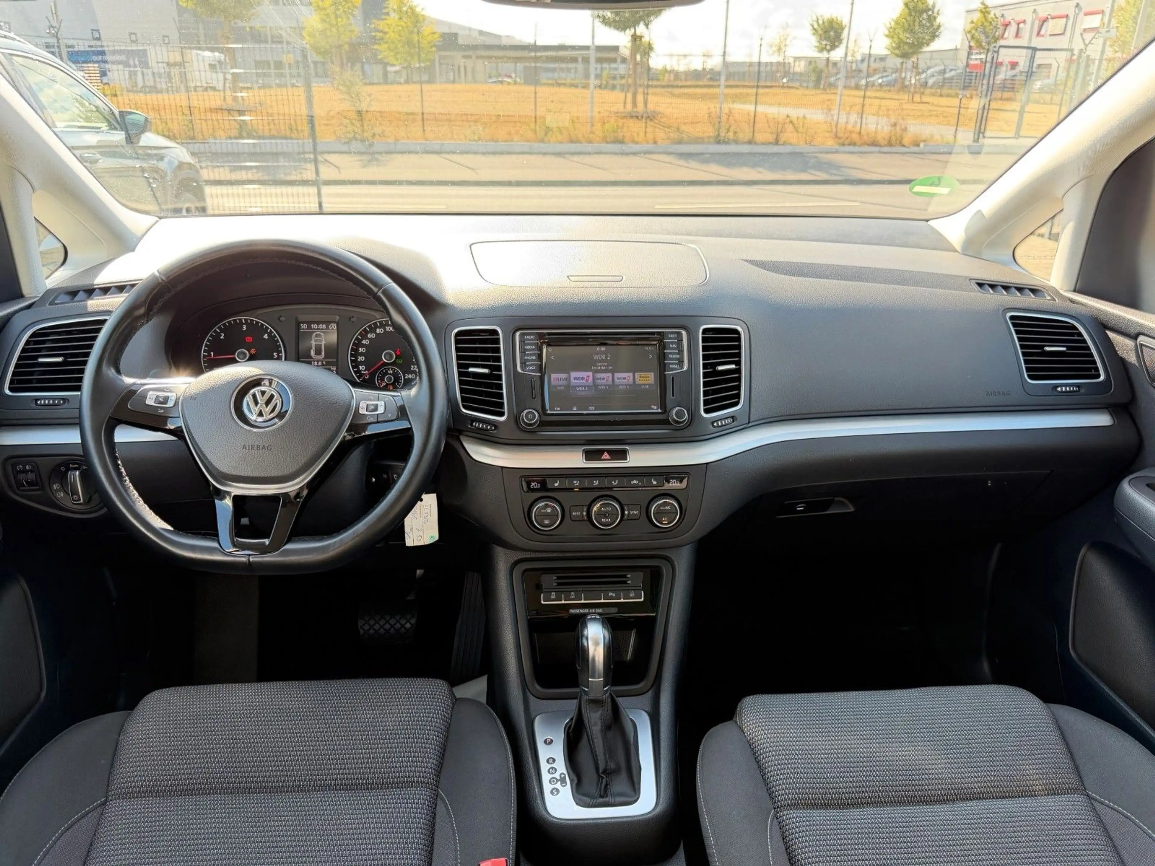 Volkswagen Sharan BMT/7-Sitzer/DSG/AHK/Sitzheizung/Navi — photo 9