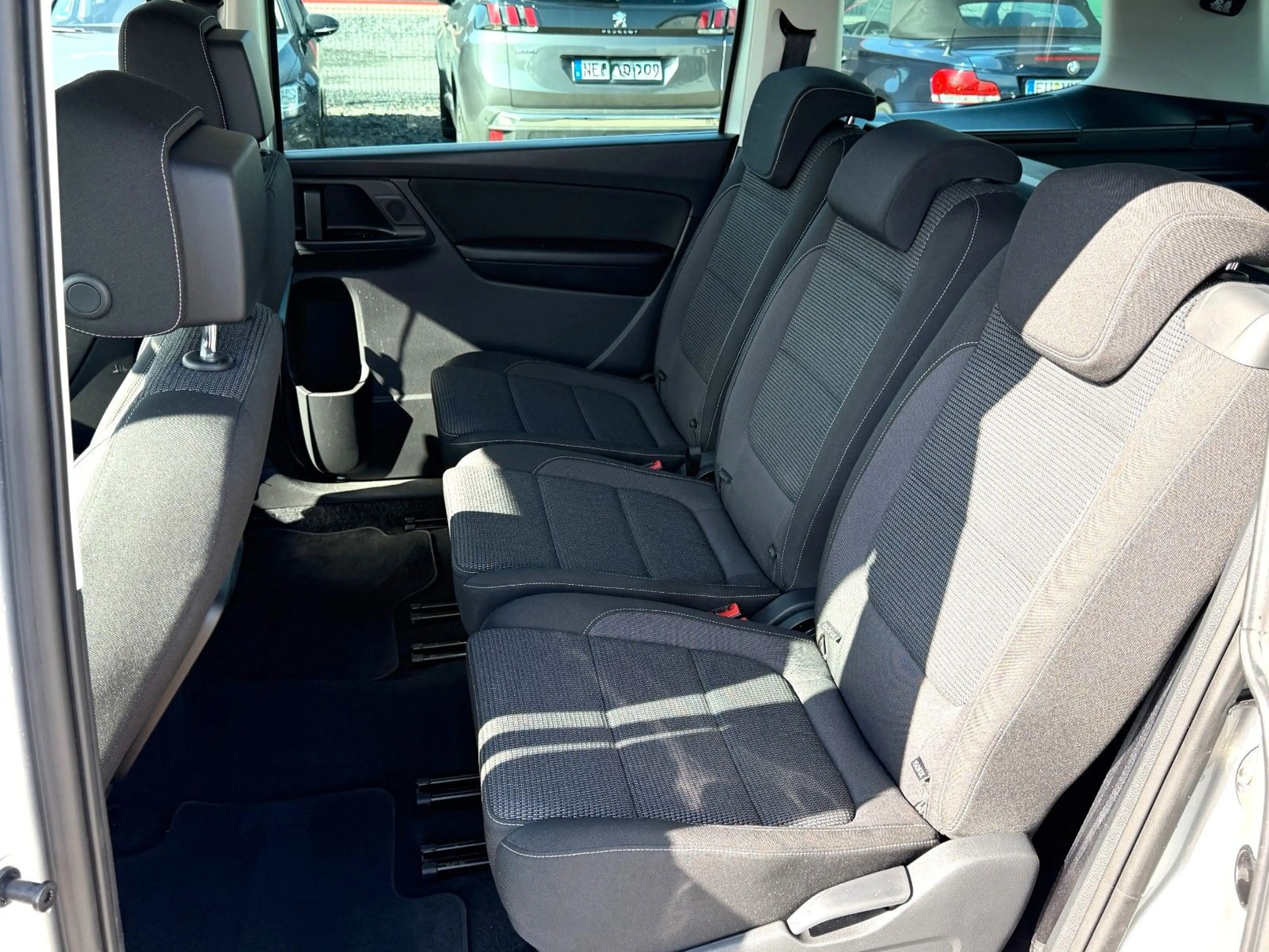 Volkswagen Sharan BMT/7-Sitzer/DSG/AHK/Sitzheizung/Navi — photo 7