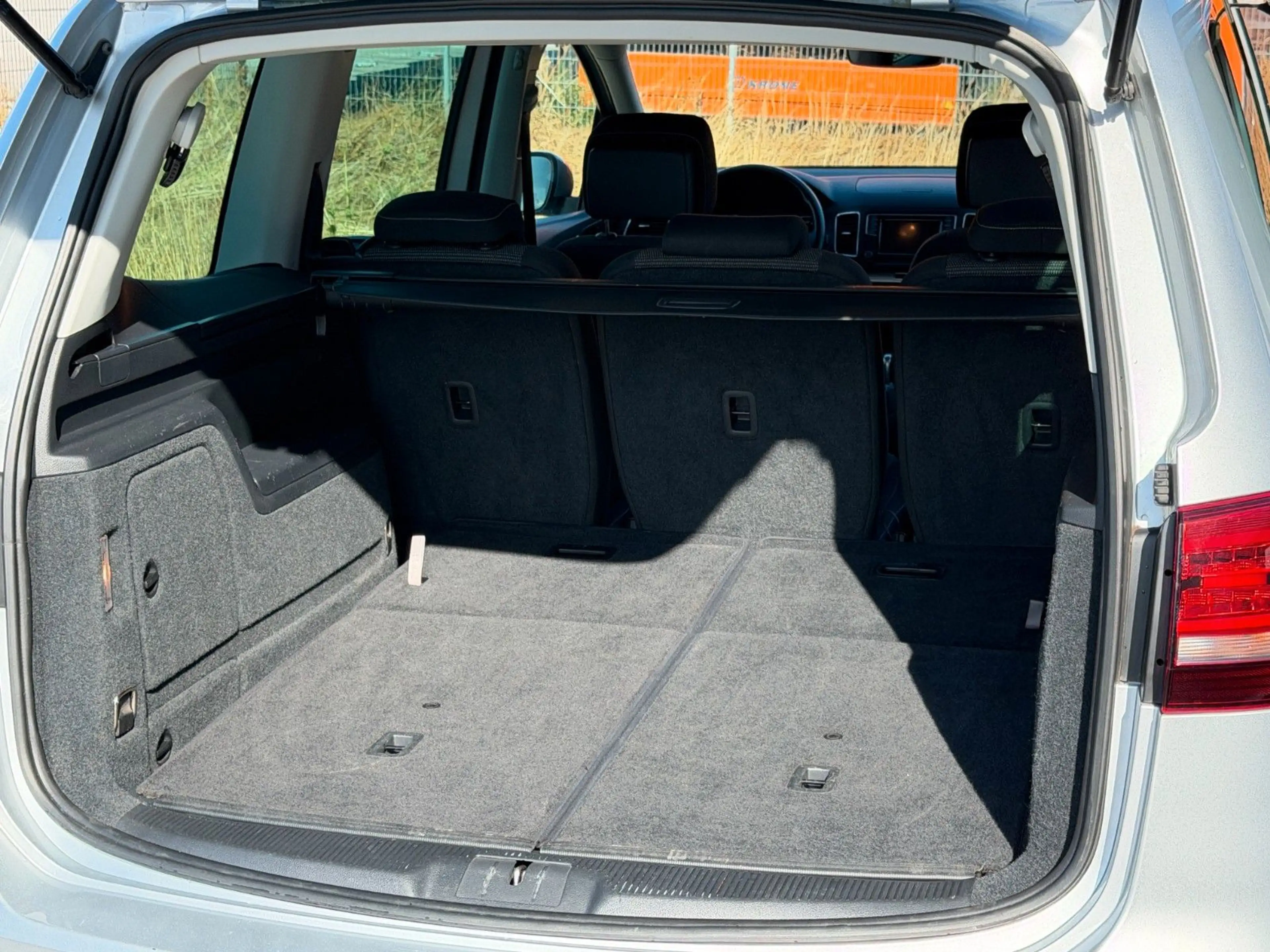 Volkswagen Sharan BMT/7-Sitzer/DSG/AHK/Sitzheizung/Navi — photo 15