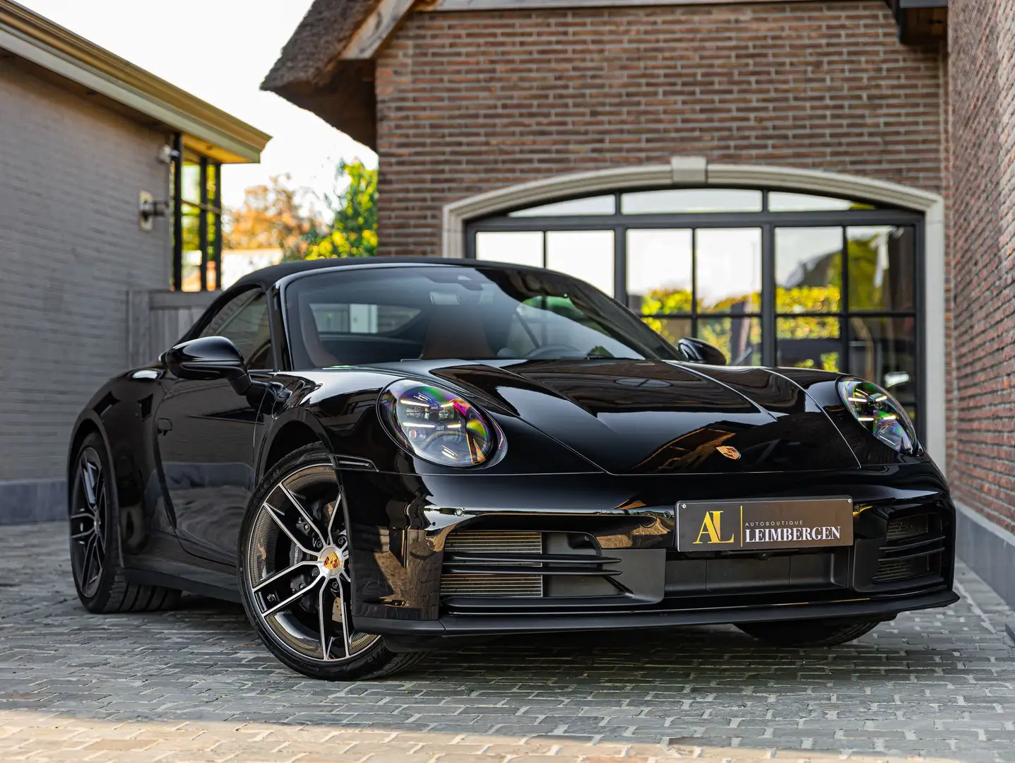 Porsche 911 Carrera 992.2 Cabriolet / Sport Chrono / BOSE /360 Zwart - 1