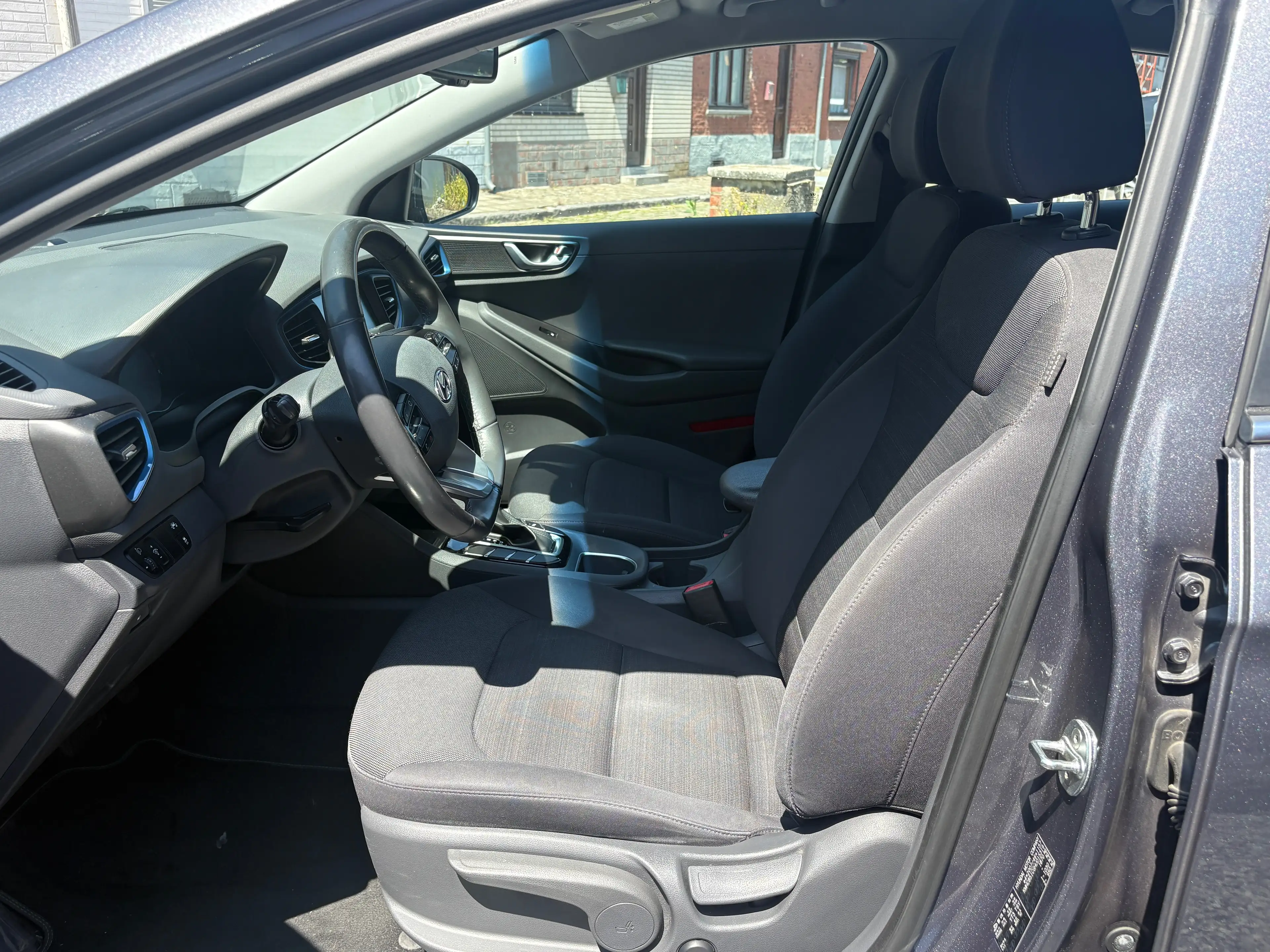 Hyundai IONIQ Ioniq HEV 1.6 GDi Executive ISG DCT — photo 13