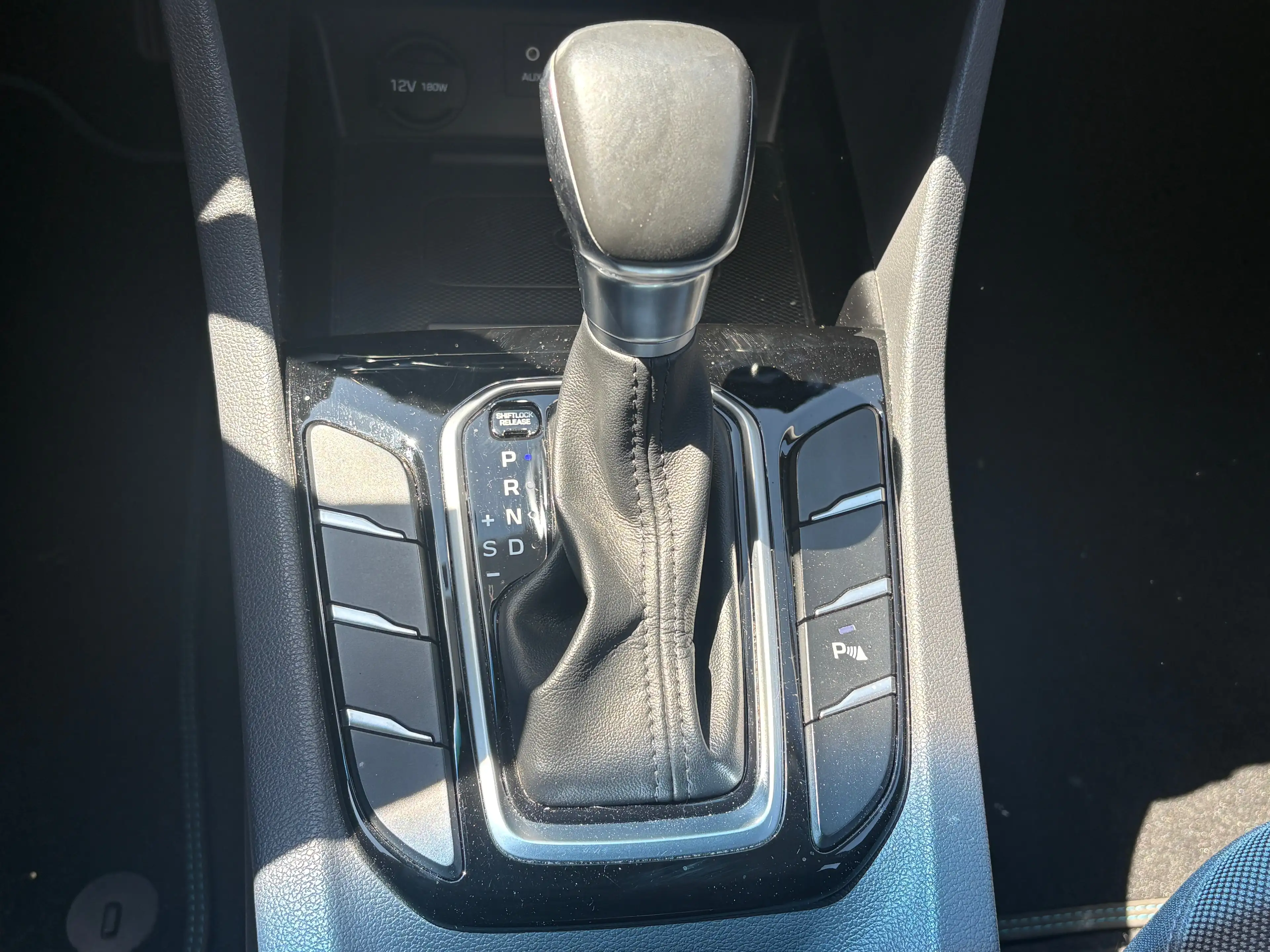Hyundai IONIQ Ioniq HEV 1.6 GDi Executive ISG DCT — photo 12