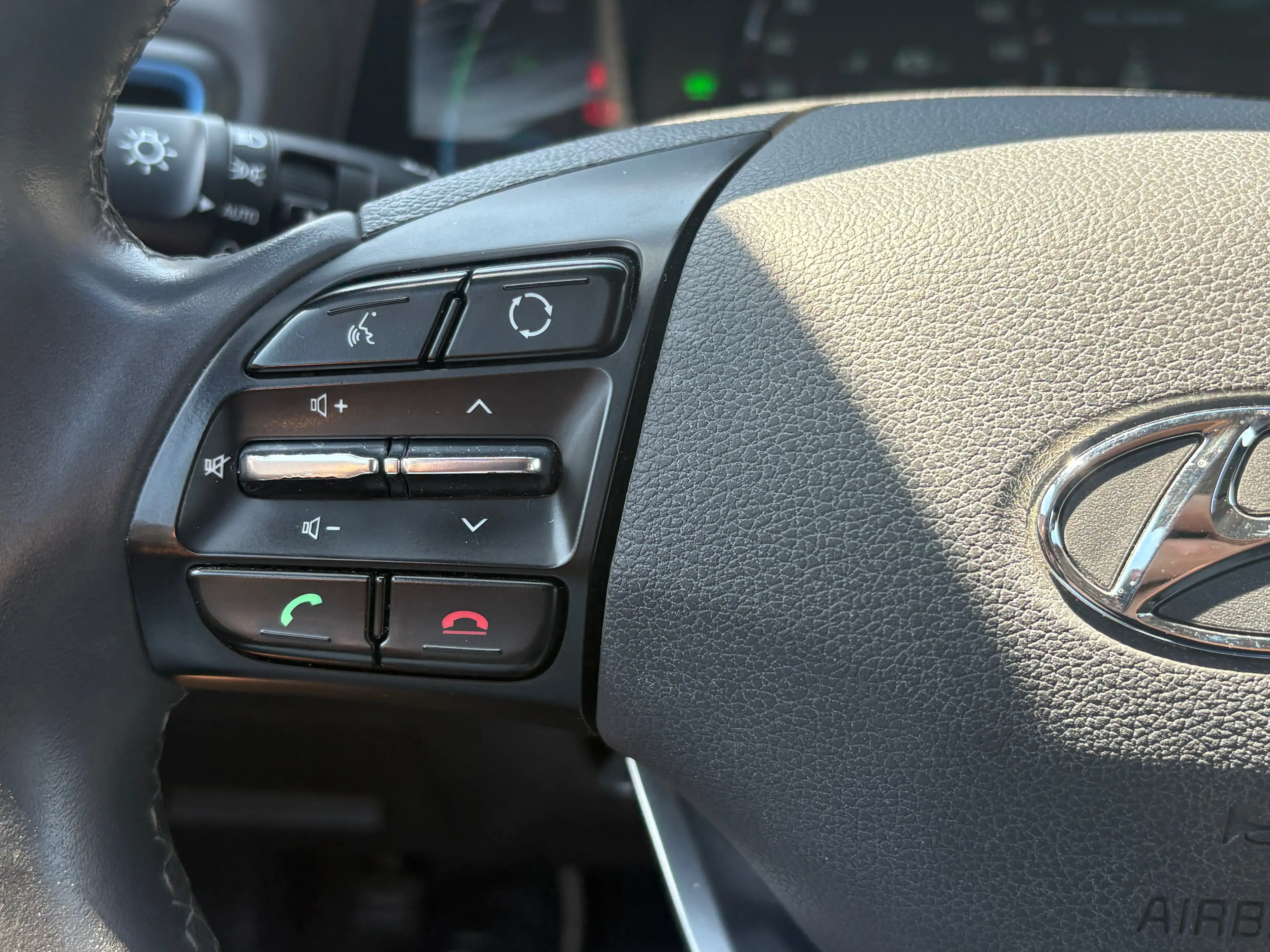 Hyundai IONIQ Ioniq HEV 1.6 GDi Executive ISG DCT — photo 8
