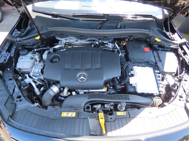 Mercedes-Benz GLA 220 d Autom. Memory Panorama 360° Standheiz. — photo 3