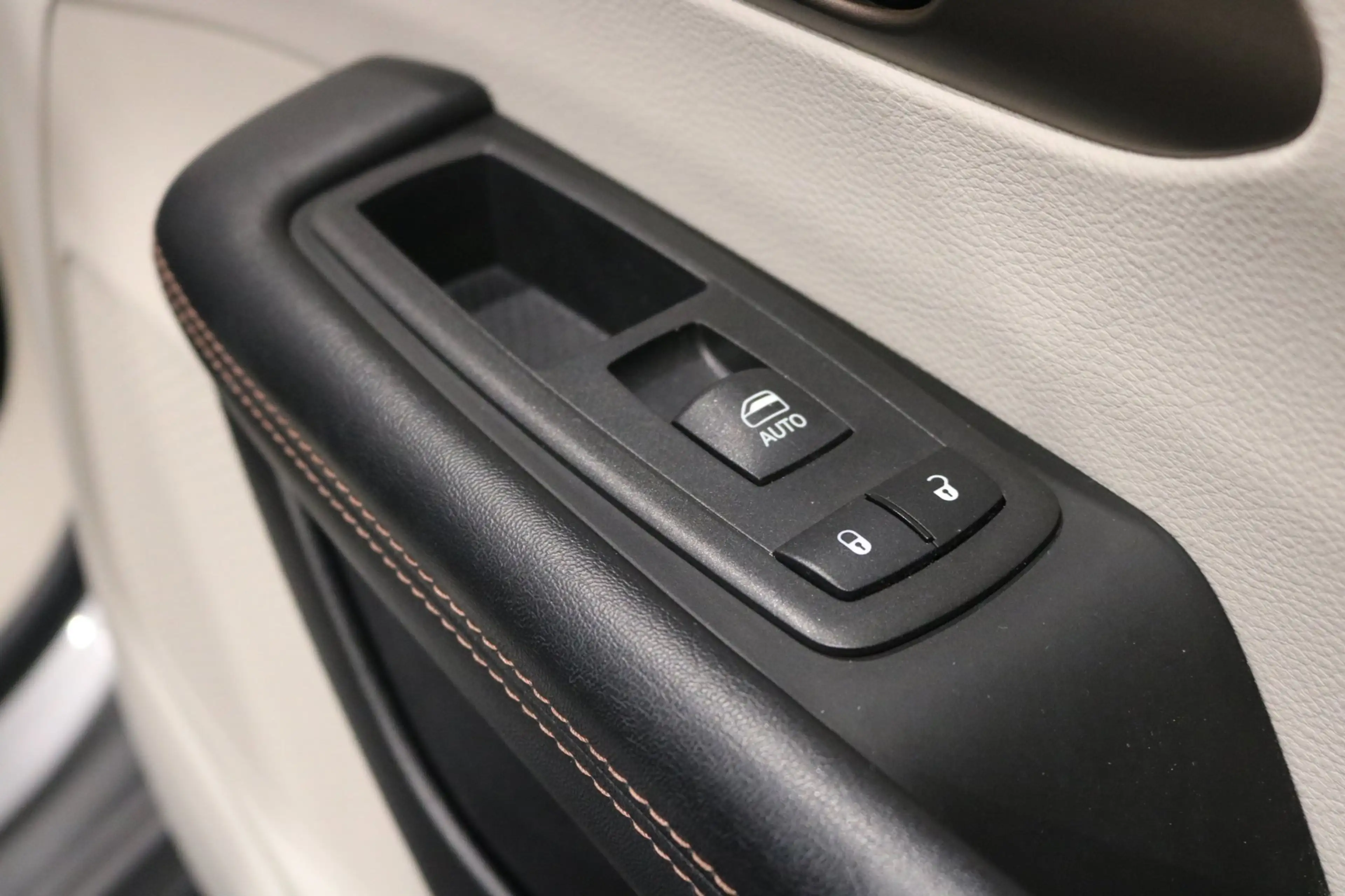 Chrysler Pacifica 3.6 V6 AUTOMAAAT 7 Zits Limited AIRCO NAVI Elek sc — photo 41
