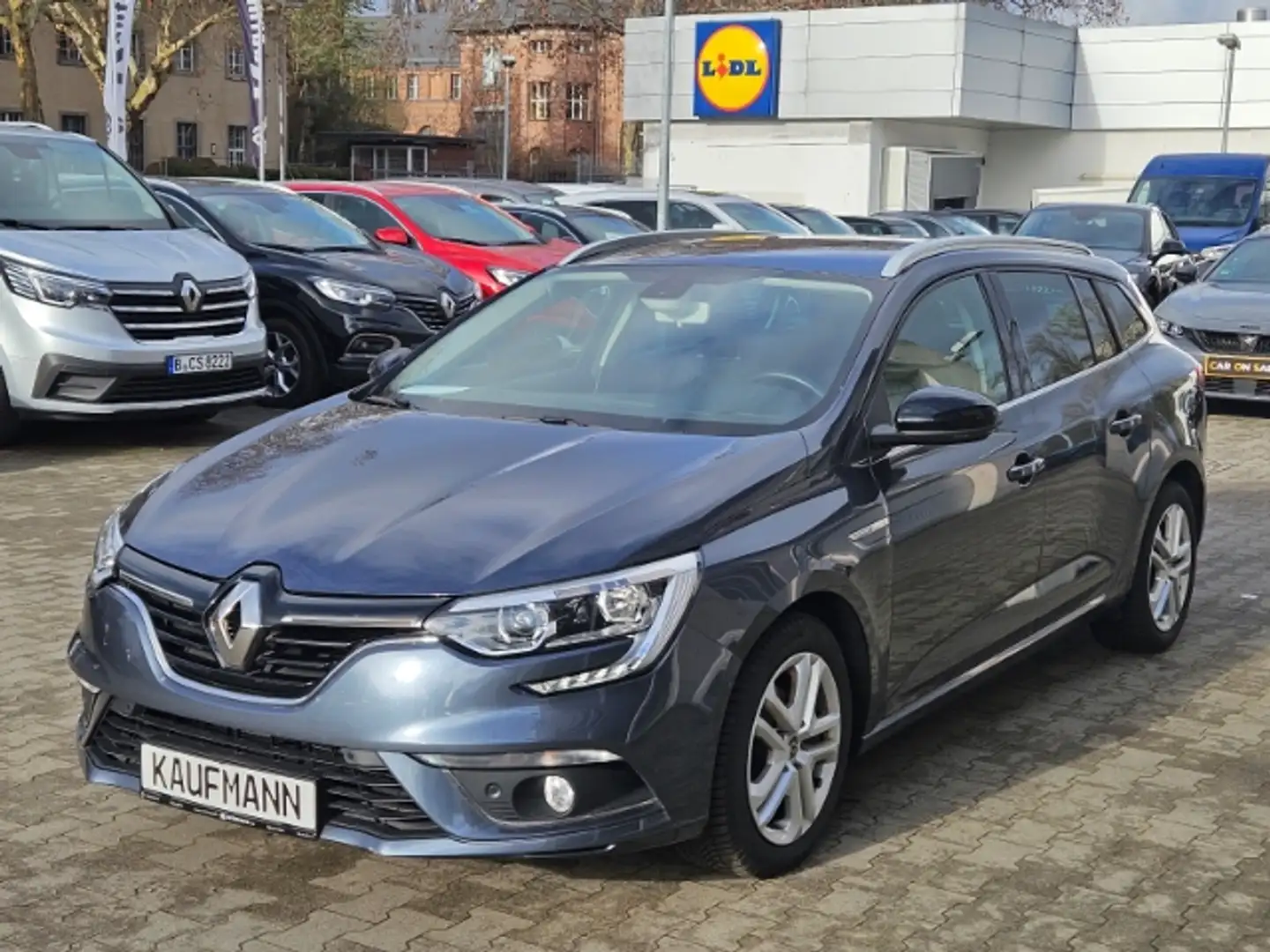 Renault Megane IV Grandtour Limited Deluxe 1.5 BLUE dCi 115 EU6d- Grijs - 1