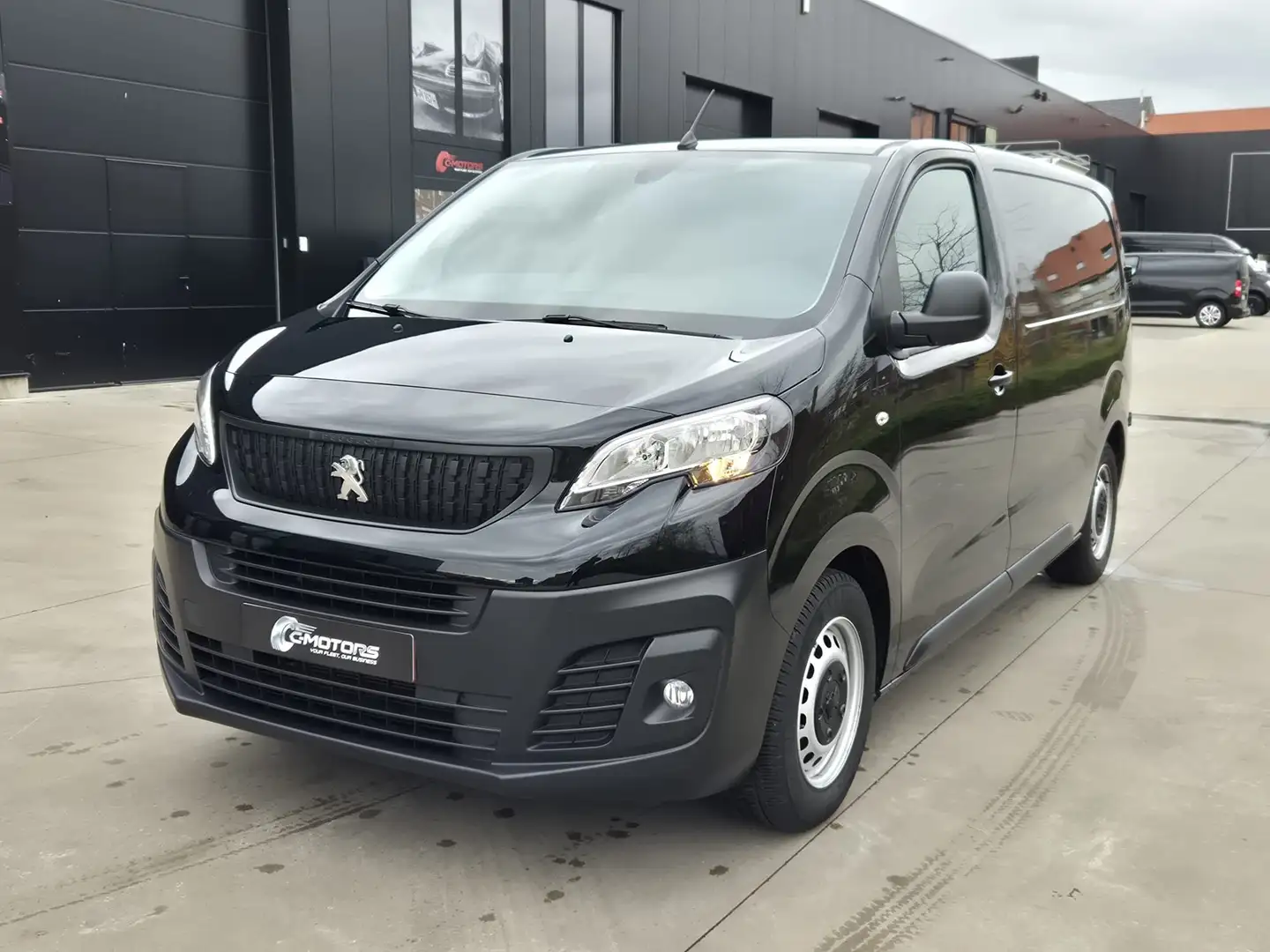 Peugeot Expert L2 1.5 BlueHDi 120 MAN6 3pl Camera/Carplay/Airco Zwart - 1