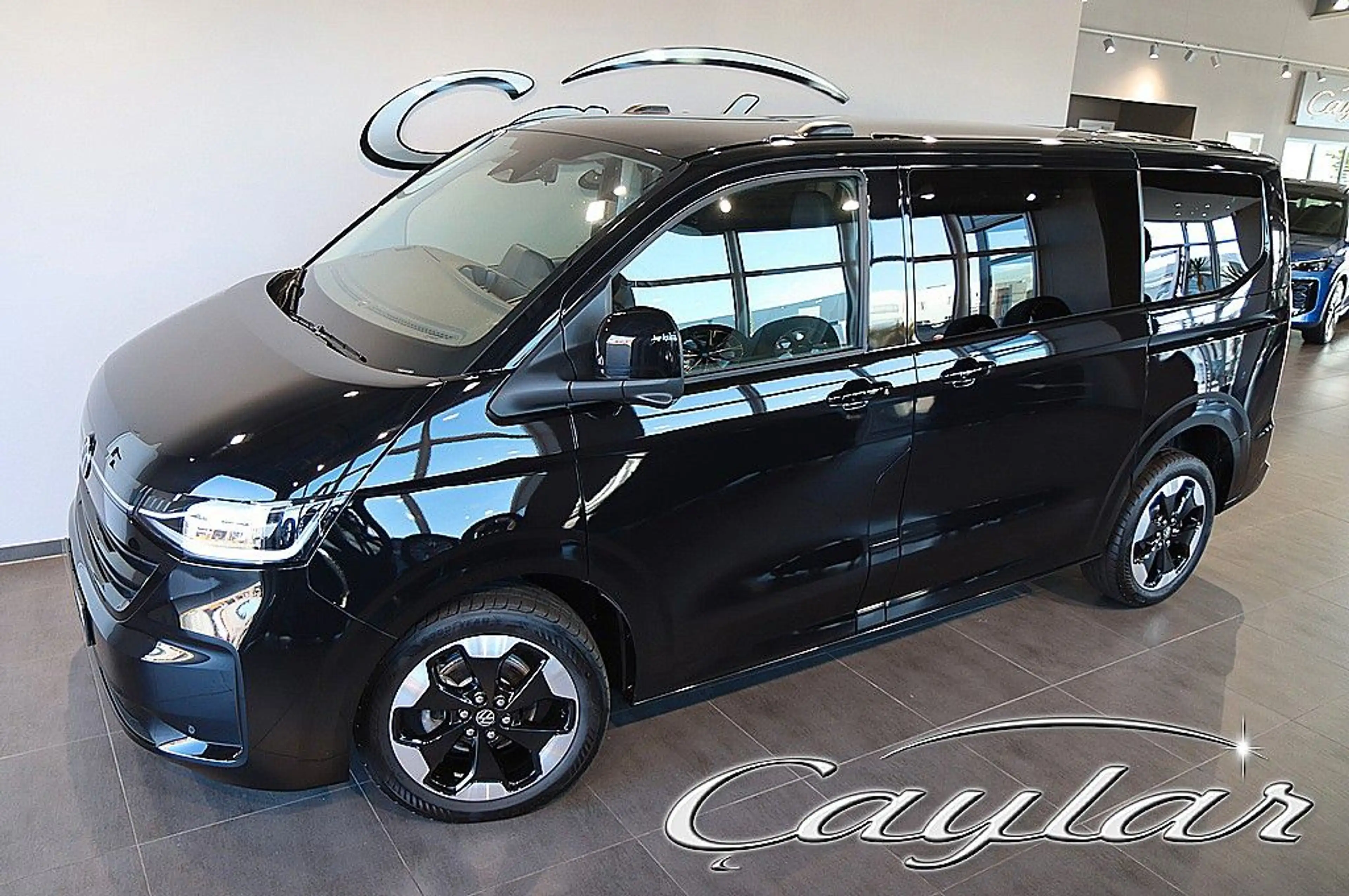 Volkswagen T7 Caravelle T7 CARAVELLE TDI ALLRAD 8SITZE PANO LEDER STANDH — photo 9