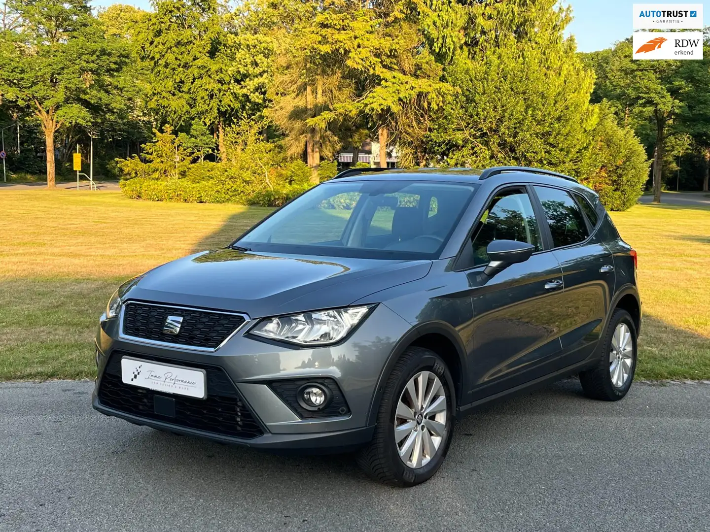 SEAT Arona 1.6 TDI Style Gris - 1
