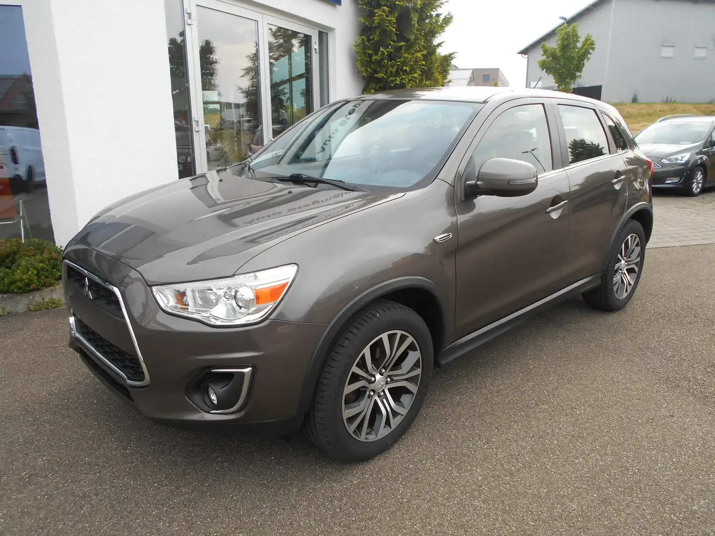 Mitsubishi ASX SUV-Star 2WD Braun - 1
