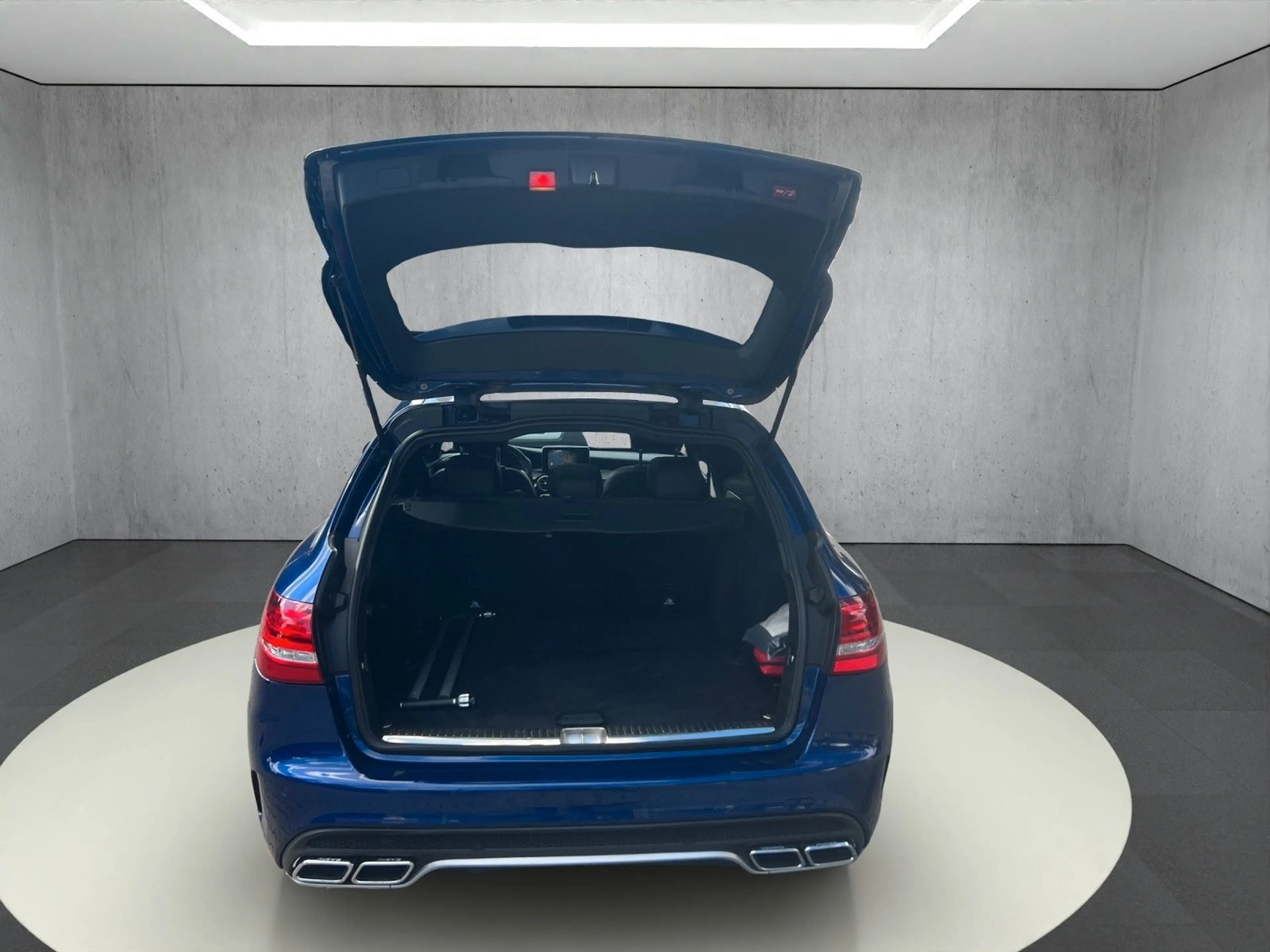 Mercedes-Benz C 63 AMG C-63 S-AMG°PANORAMA°V8°KAM°LEDER°LED°KLAP-AUSPUF — photo 9