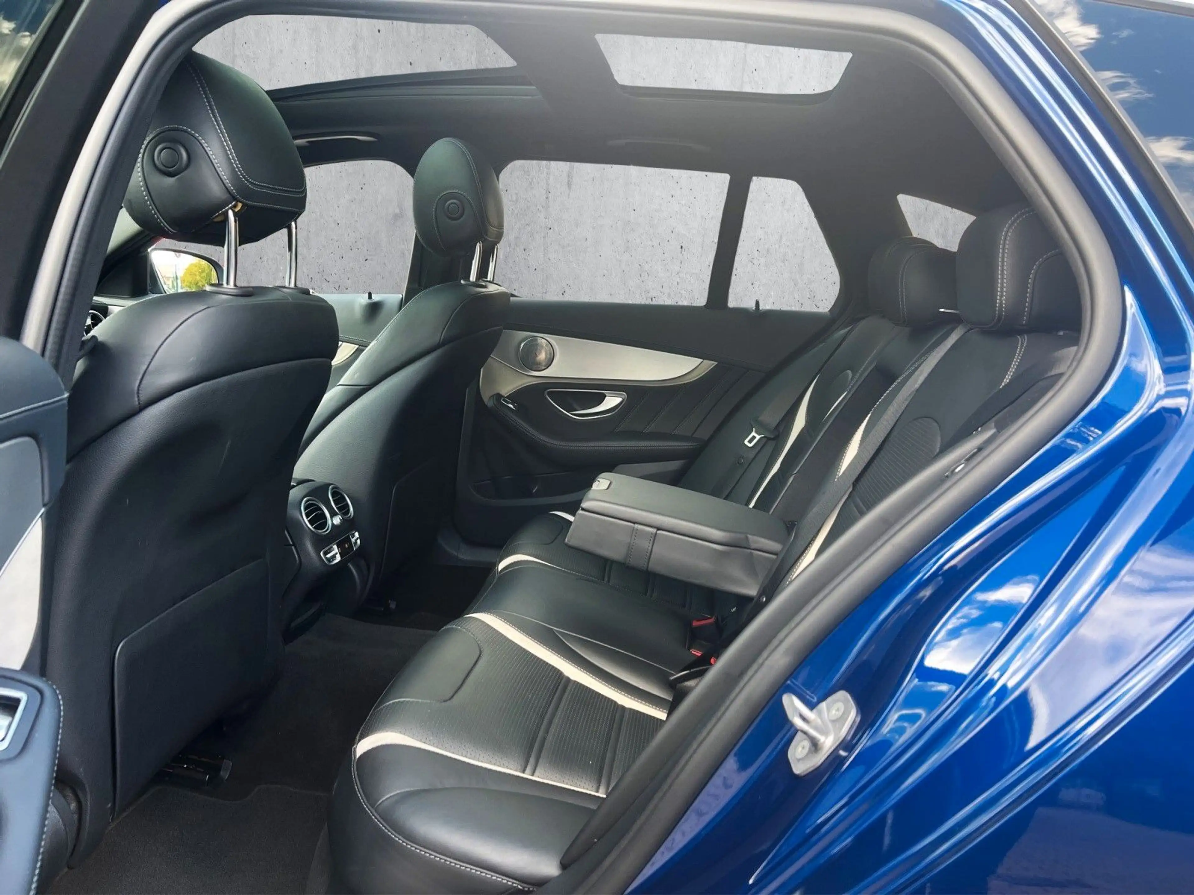 Mercedes-Benz C 63 AMG C-63 S-AMG°PANORAMA°V8°KAM°LEDER°LED°KLAP-AUSPUF — photo 14