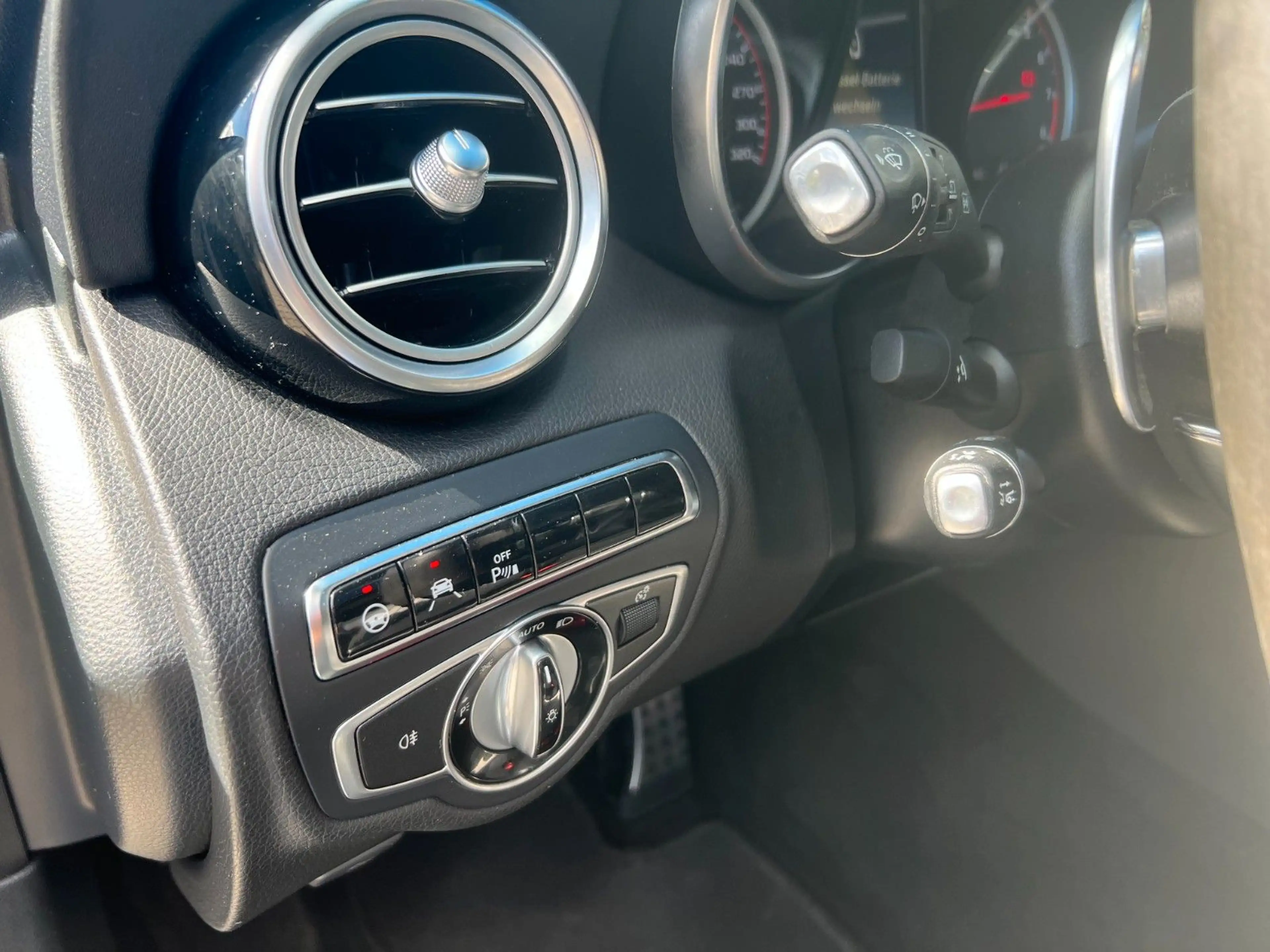 Mercedes-Benz C 63 AMG C-63 S-AMG°PANORAMA°V8°KAM°LEDER°LED°KLAP-AUSPUF — photo 12