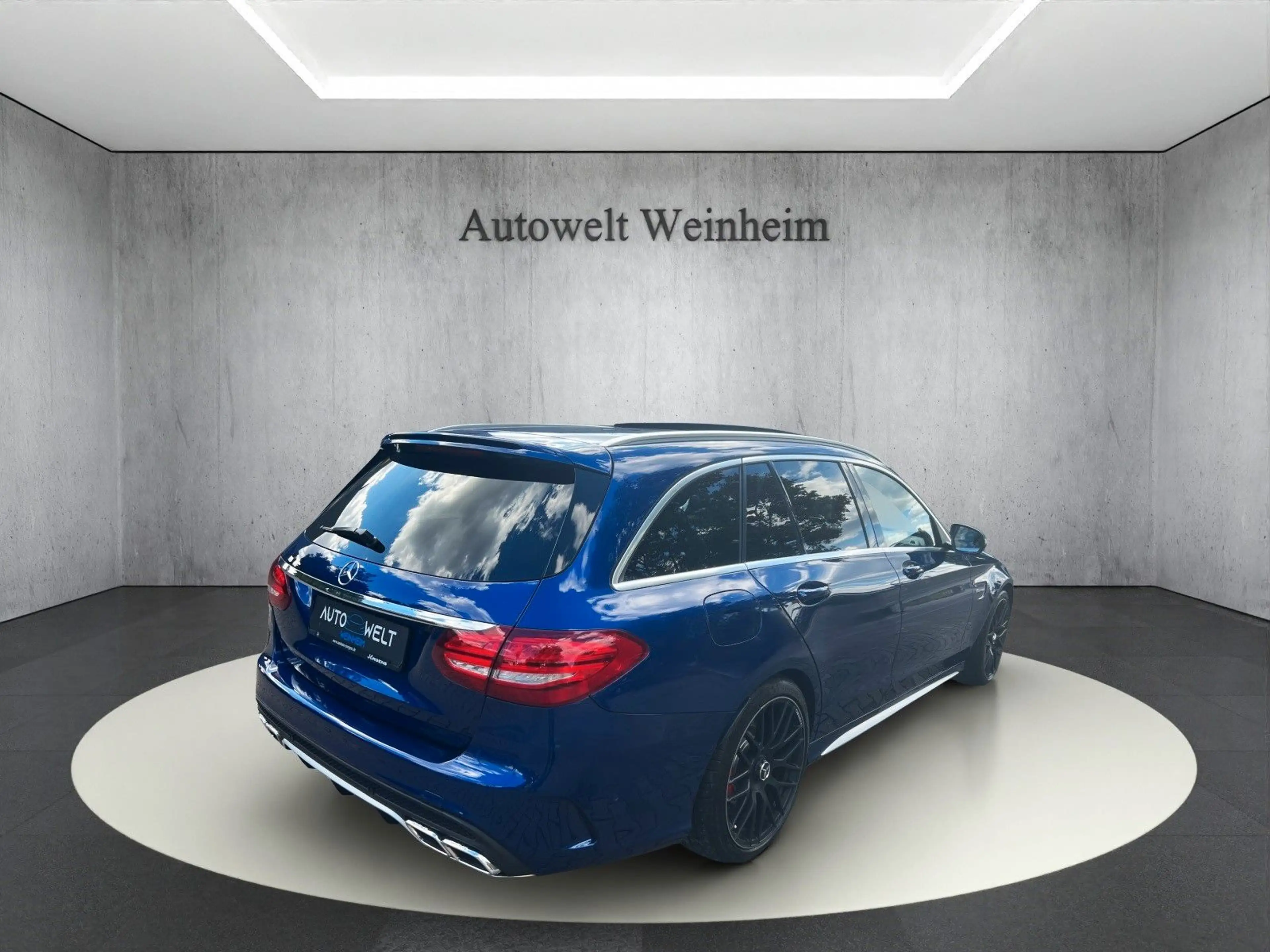 Mercedes-Benz C 63 AMG C-63 S-AMG°PANORAMA°V8°KAM°LEDER°LED°KLAP-AUSPUF — photo 6