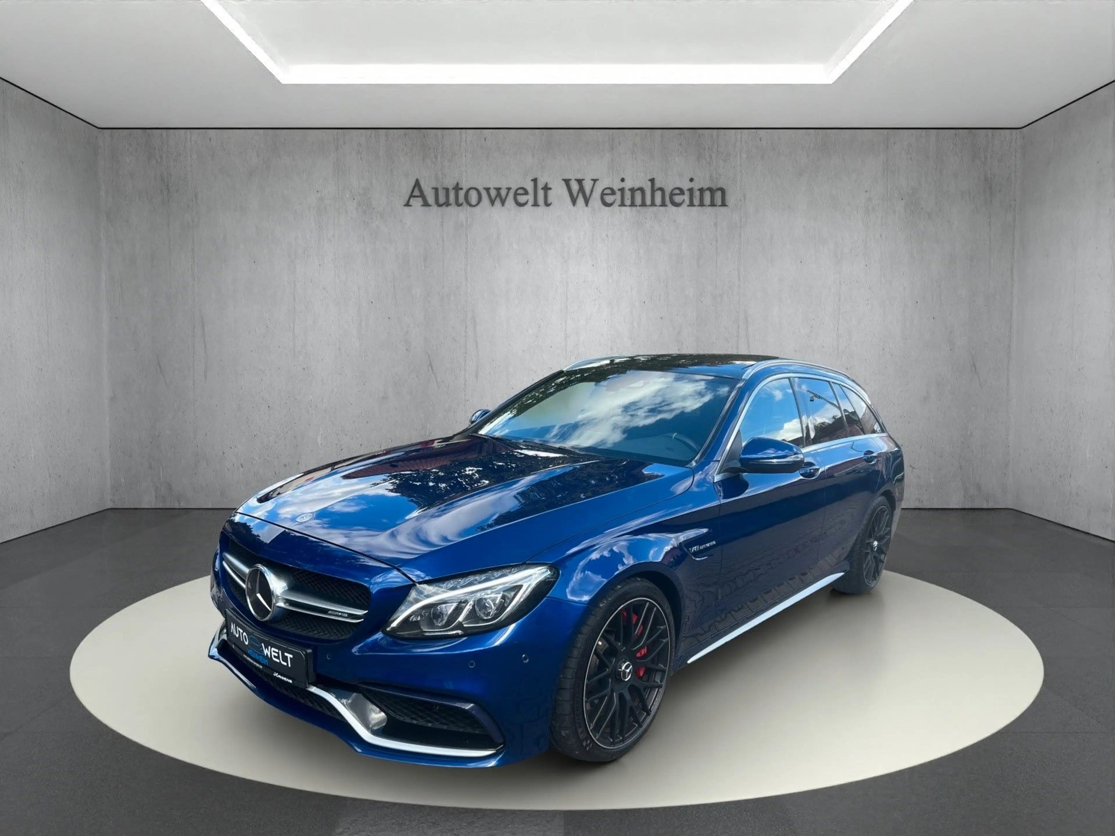 Mercedes-Benz C 63 AMG C-63 S-AMG°PANORAMA°V8°KAM°LEDER°LED°KLAP-AUSPUF — photo 3