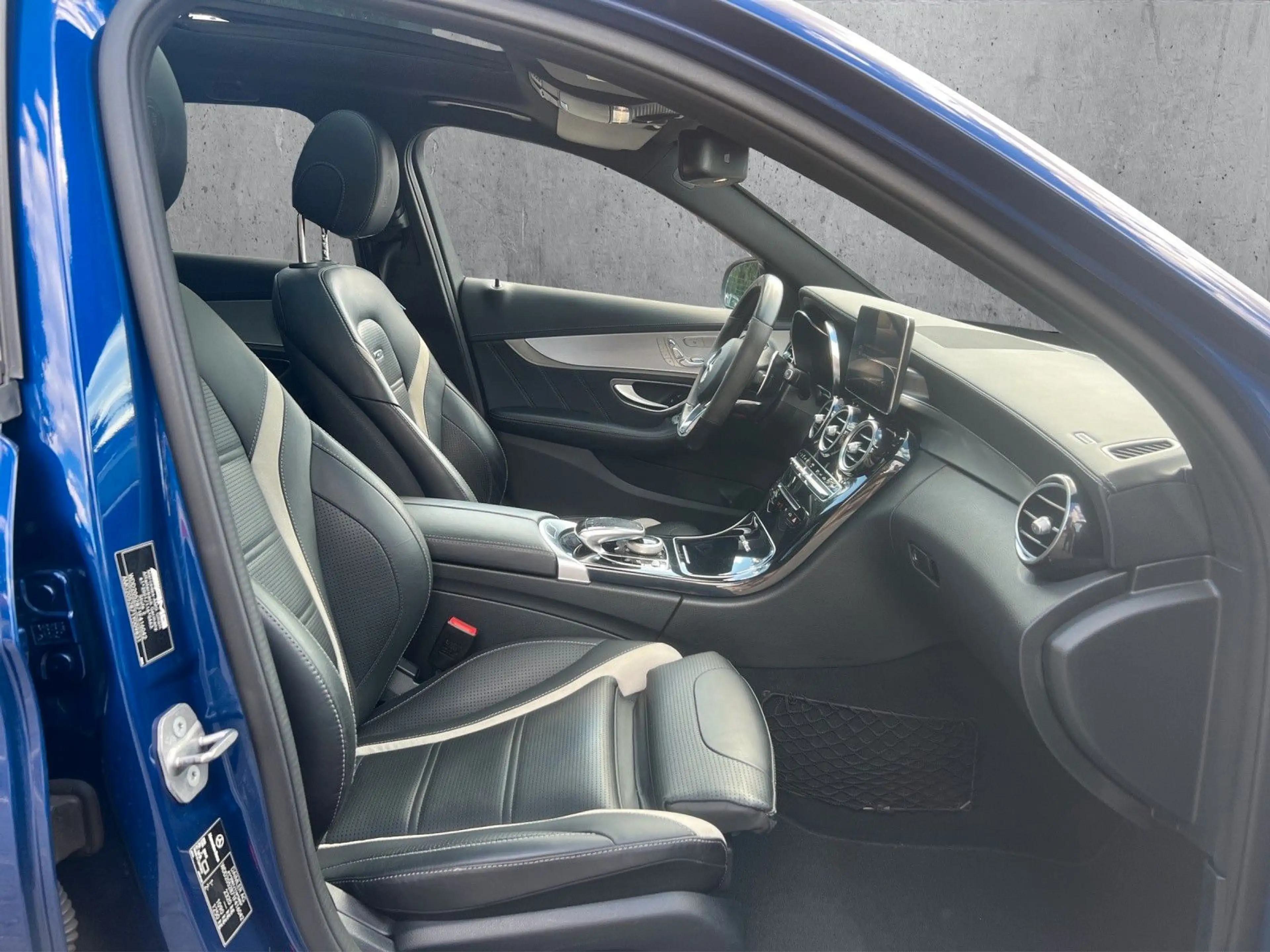 Mercedes-Benz C 63 AMG C-63 S-AMG°PANORAMA°V8°KAM°LEDER°LED°KLAP-AUSPUF — photo 15