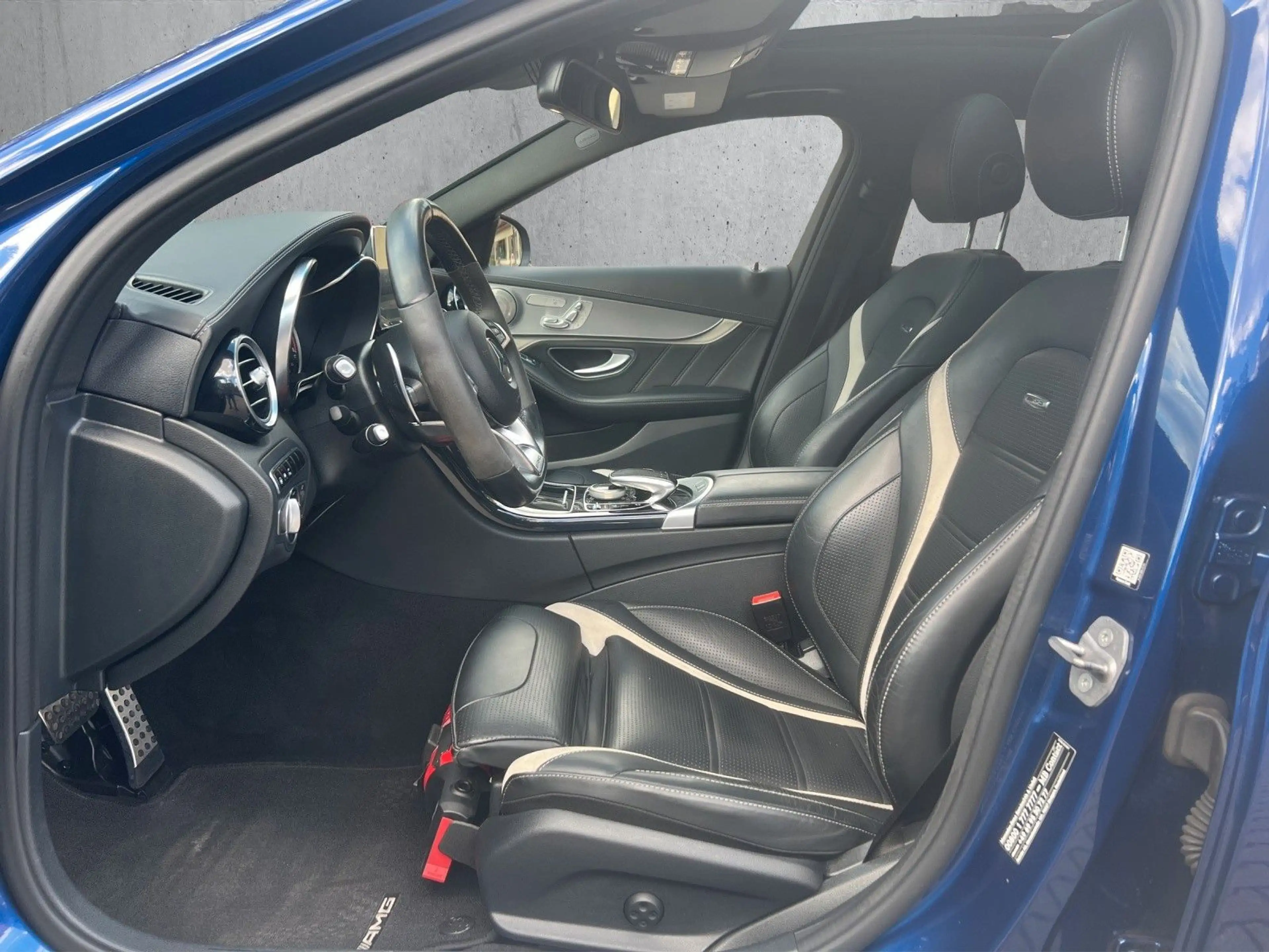 Mercedes-Benz C 63 AMG C-63 S-AMG°PANORAMA°V8°KAM°LEDER°LED°KLAP-AUSPUF — photo 13