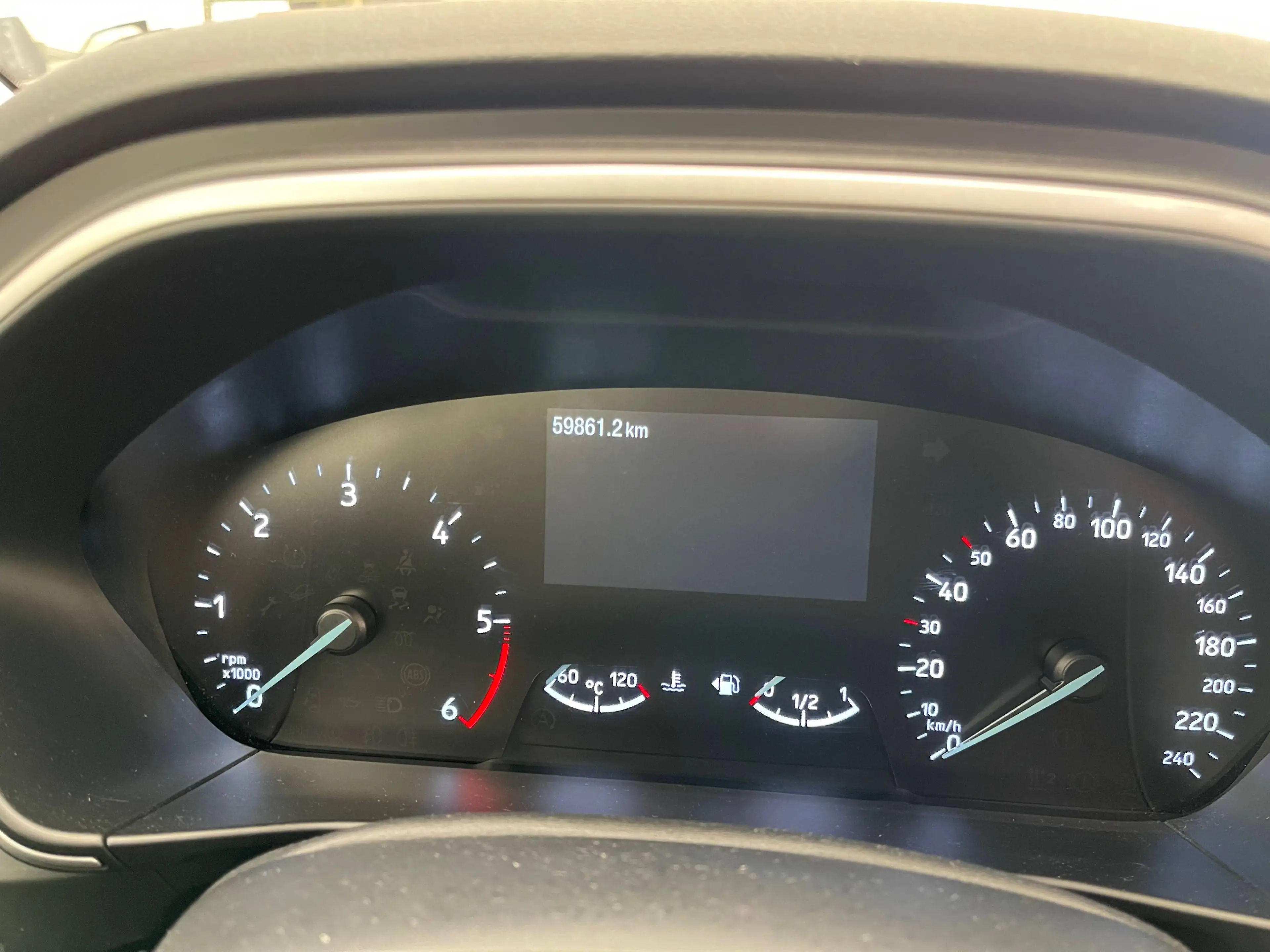 Ford Focus Focus Turnier Winterpaket - 1.HD - TÜV NEU - Unfallfrei Direkt Verfügbar — photo 11