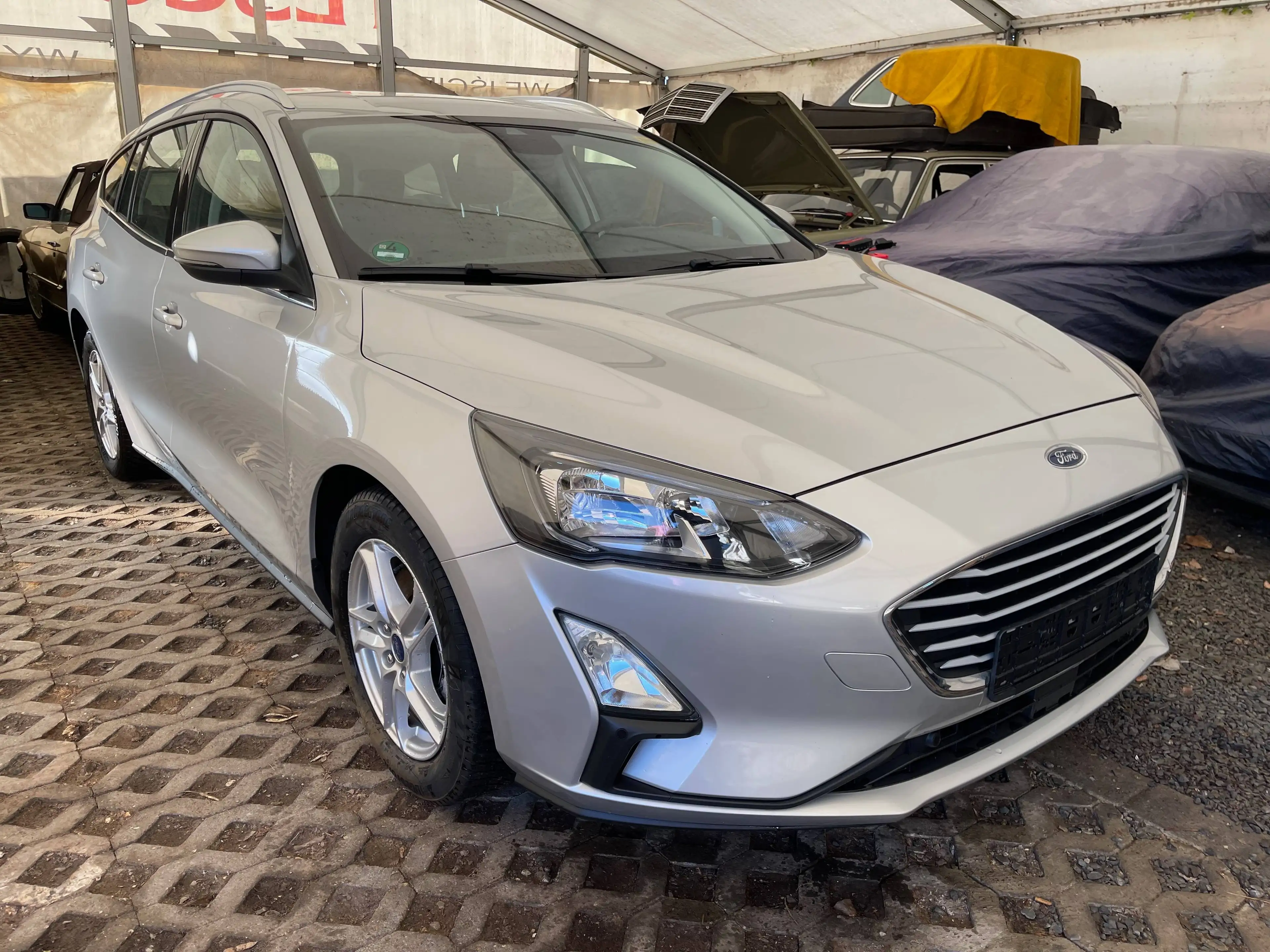 Ford Focus Focus Turnier Winterpaket - 1.HD - TÜV NEU - Unfallfrei Direkt Verfügbar