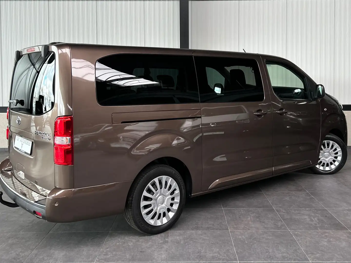 Toyota Proace LONG 2.0 D4D 150cv VIP 8-Places 73.000KM Full Opt Brown - 2