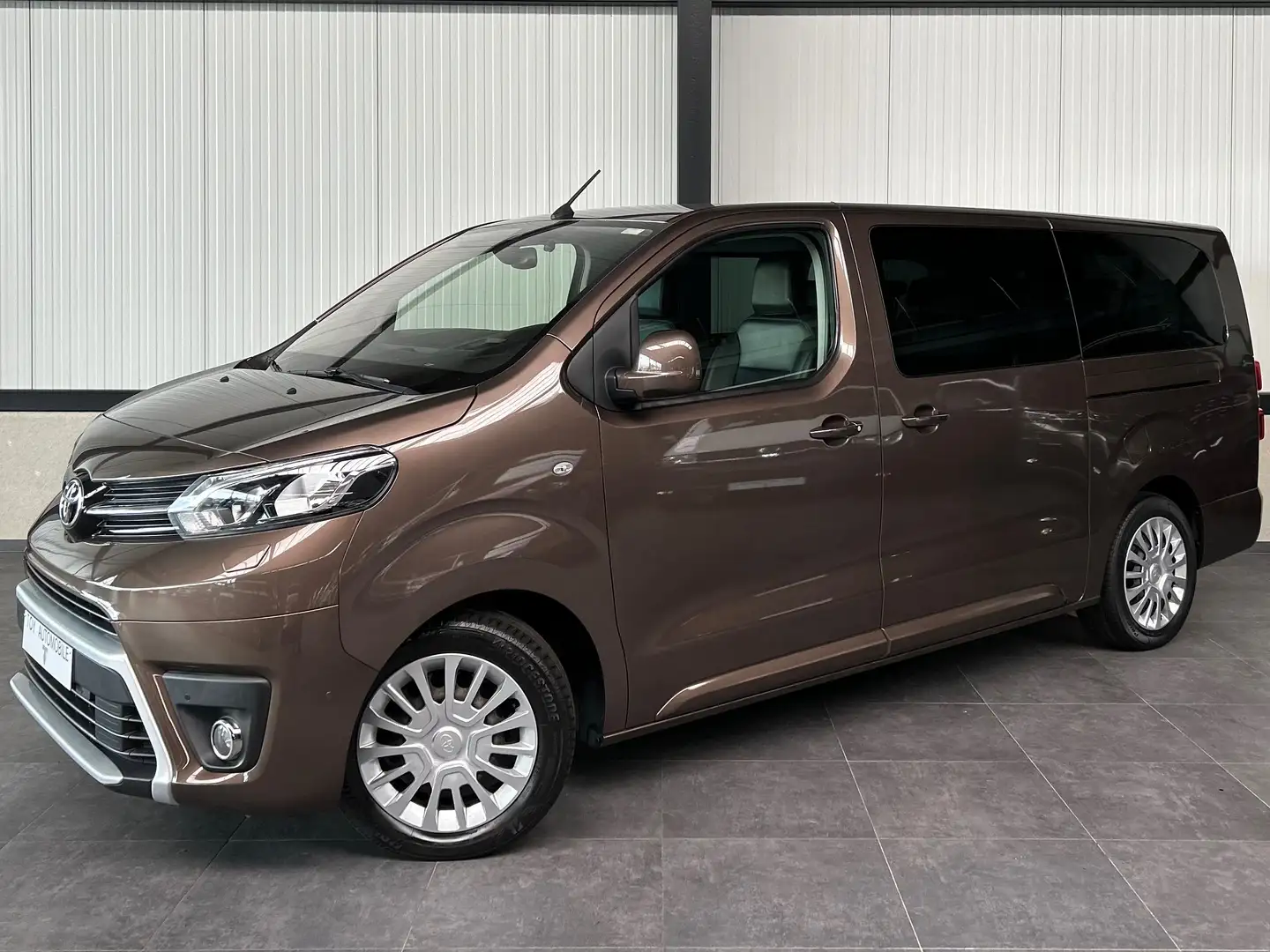 Toyota Proace LONG 2.0 D4D 150cv VIP 8-Places 73.000KM Full Opt Brown - 1