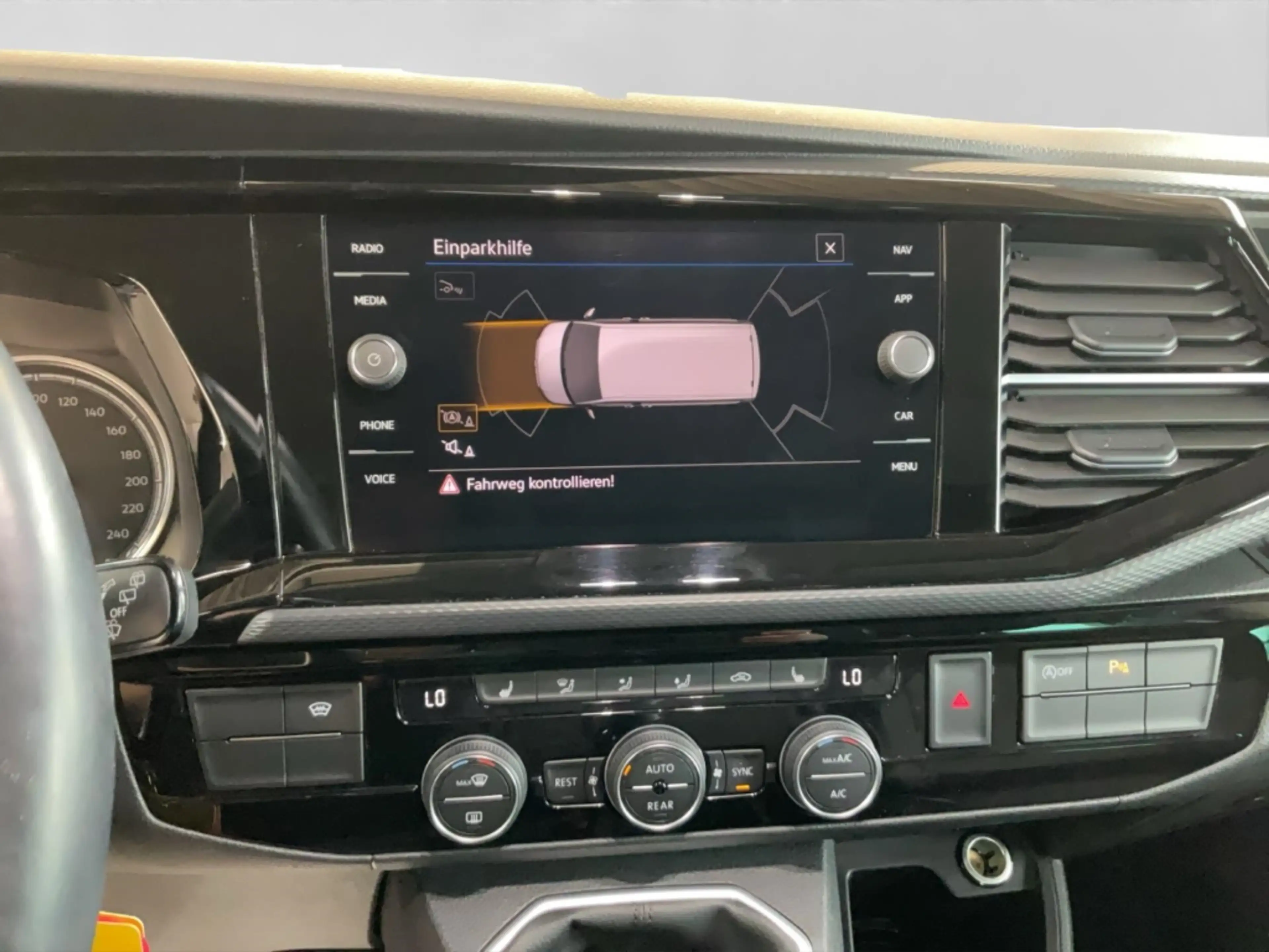 Volkswagen T6.1 Multivan 2.0 TDI Generation Six Alu LED AHK Kamera Navi ACC — photo 15