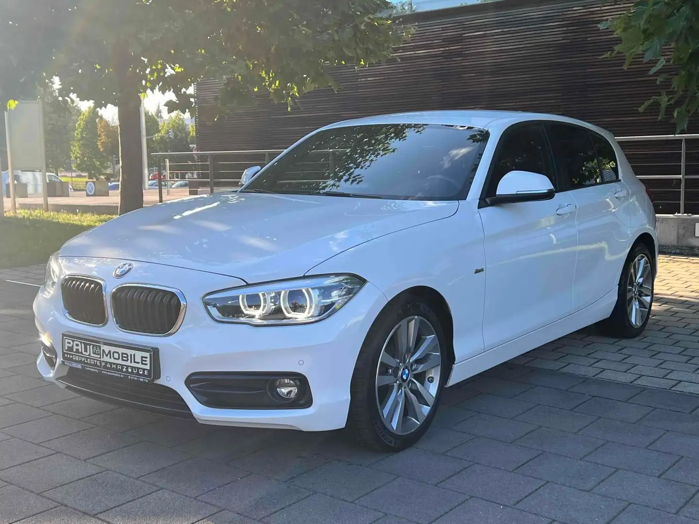 BMW 118 i Sport Line Navi Leder LED HiFi PDC v+h Eu6 Blanc - 2
