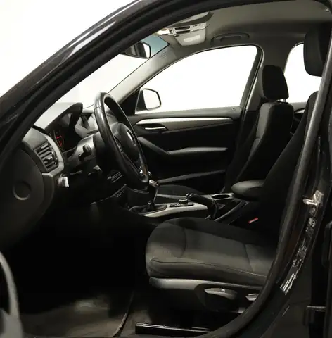 BMW X1 view 8