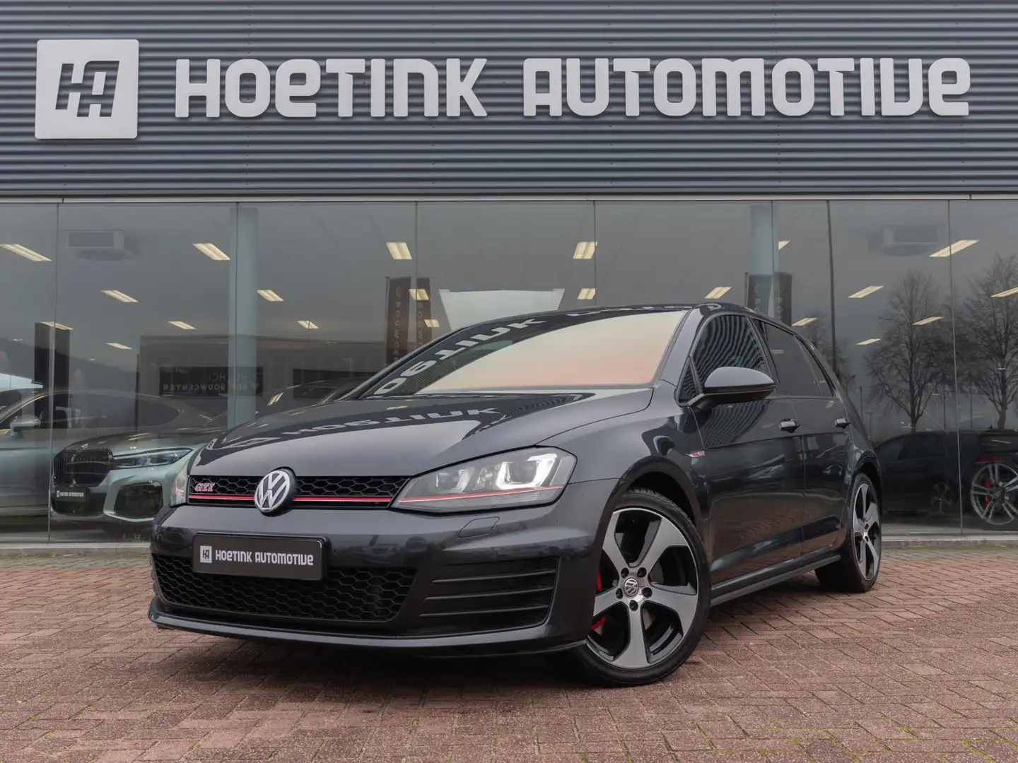 Volkswagen Golf GTI 2.0 TSI Performance | Bi-Xenon | Stoelverwarming | Schwarz - 1