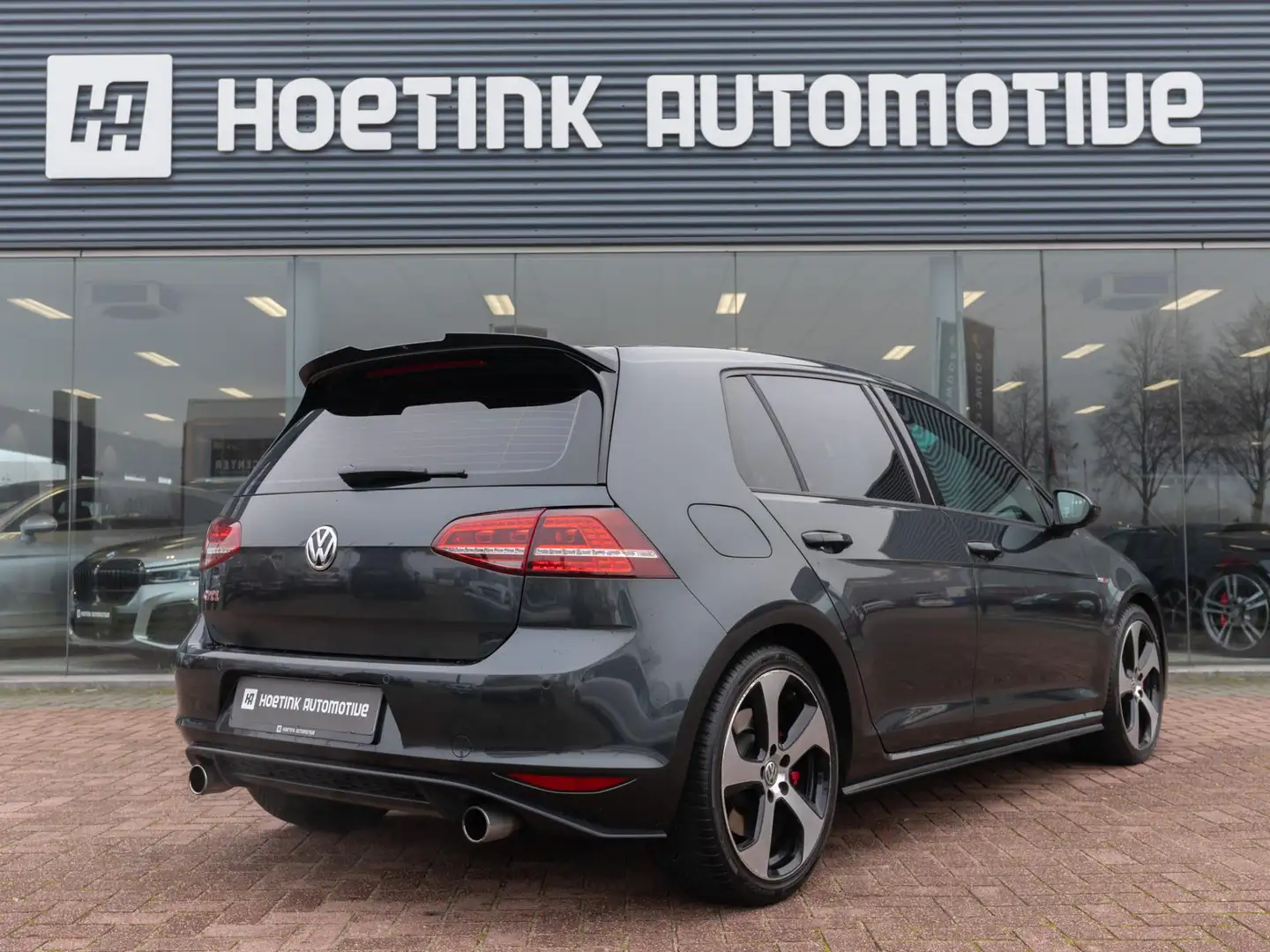 Volkswagen Golf GTI 2.0 TSI Performance | Bi-Xenon | Stoelverwarming | Schwarz - 2