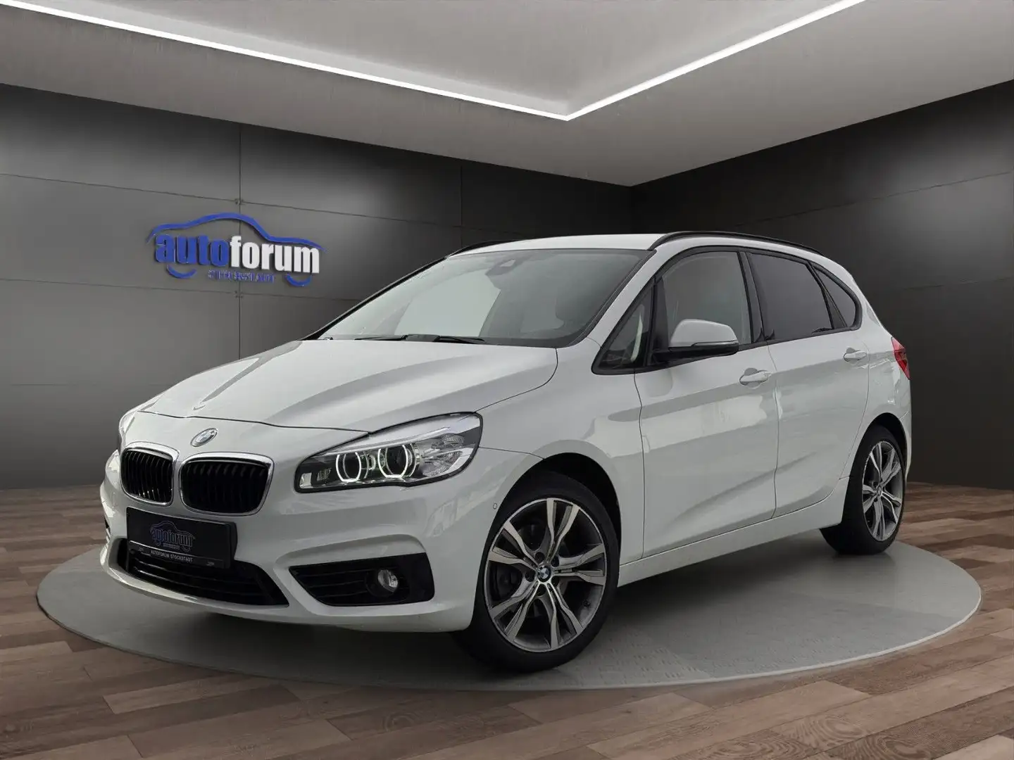 BMW 220 d Active Tourer°2Hand°Navi°AHK°Kamera°LED°SH Blanc - 1