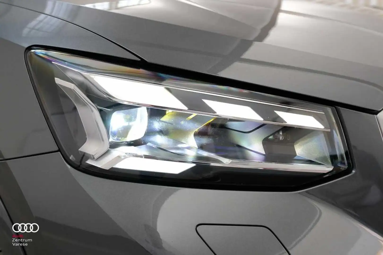 Audi Q2 35 2.0 tdi S line Edition s-tronic Grigio - 2