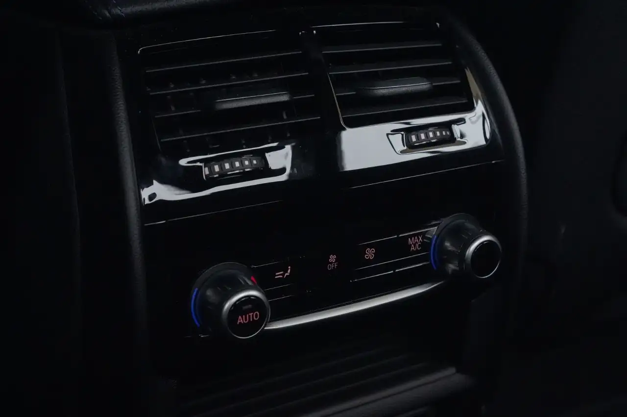 BMW 530 e M Sport *LED/Abstandstemp./SHZ/Head-UP*, миниатюра 16