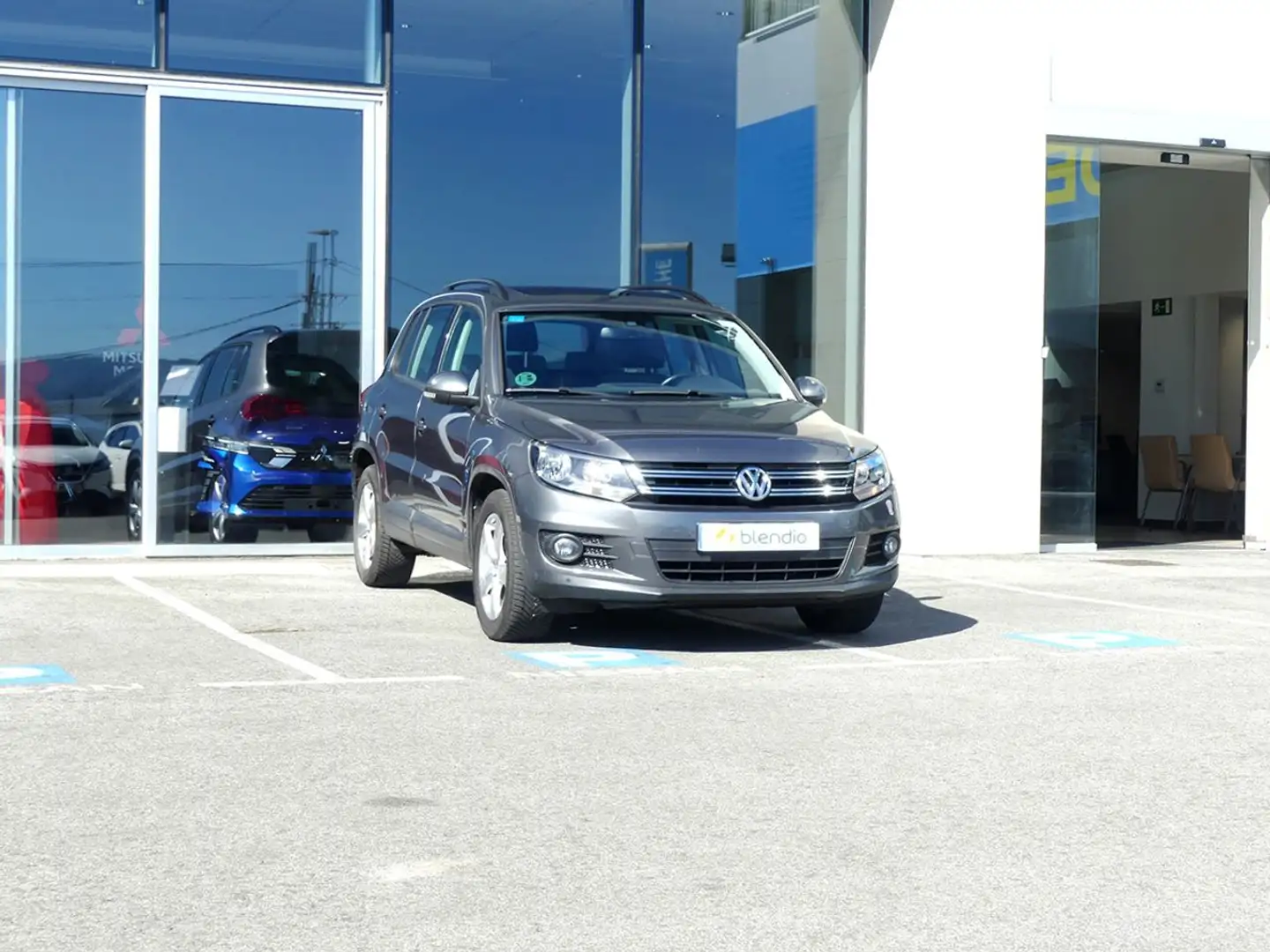 Volkswagen Tiguan 2.0 TDI SCR ADVANCE BMT 150CV 5P Gris - 2