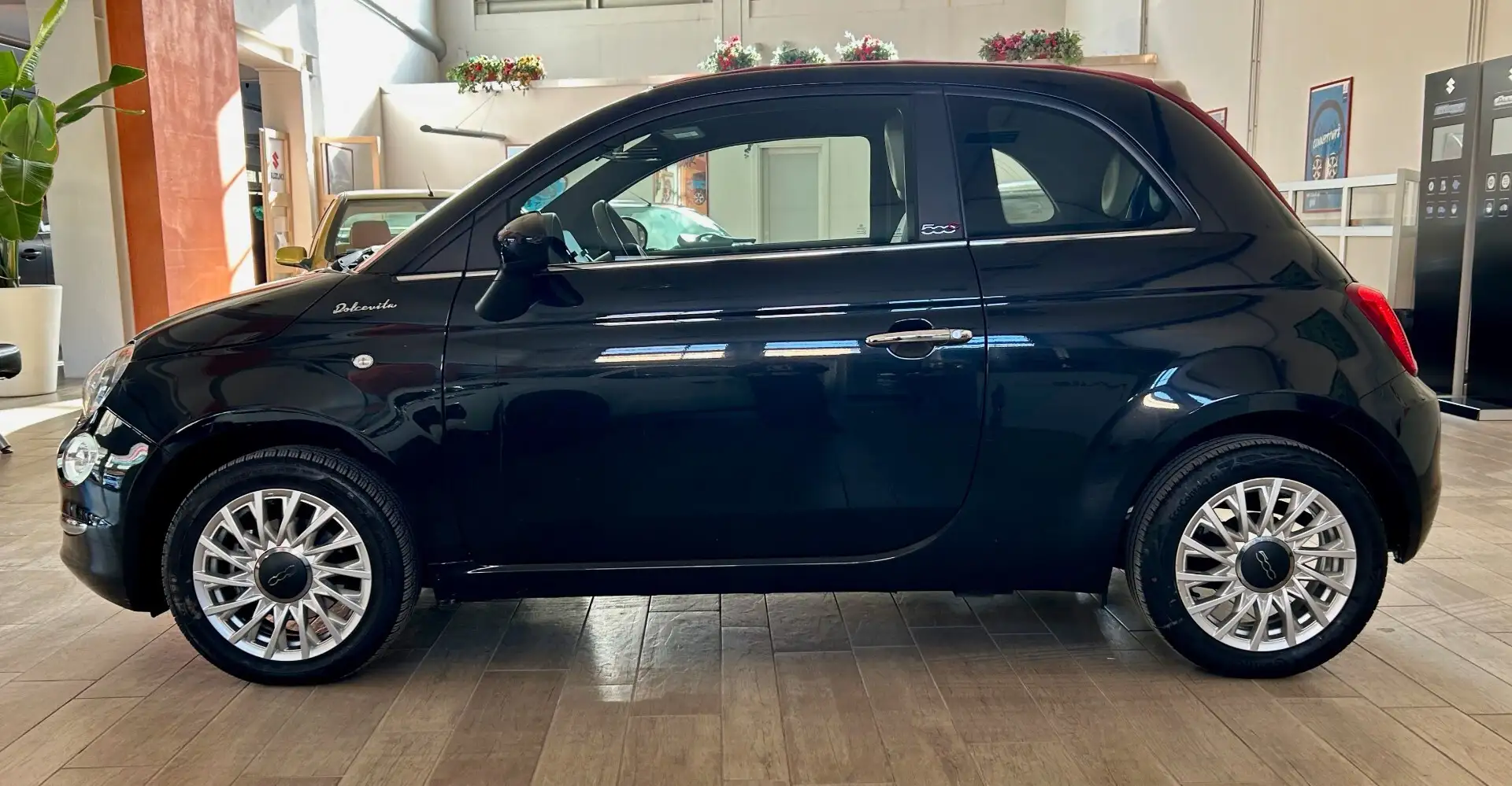 Fiat 500C 500 C 1.0 Hybrid Dolcevita Special Edition Noir - 2