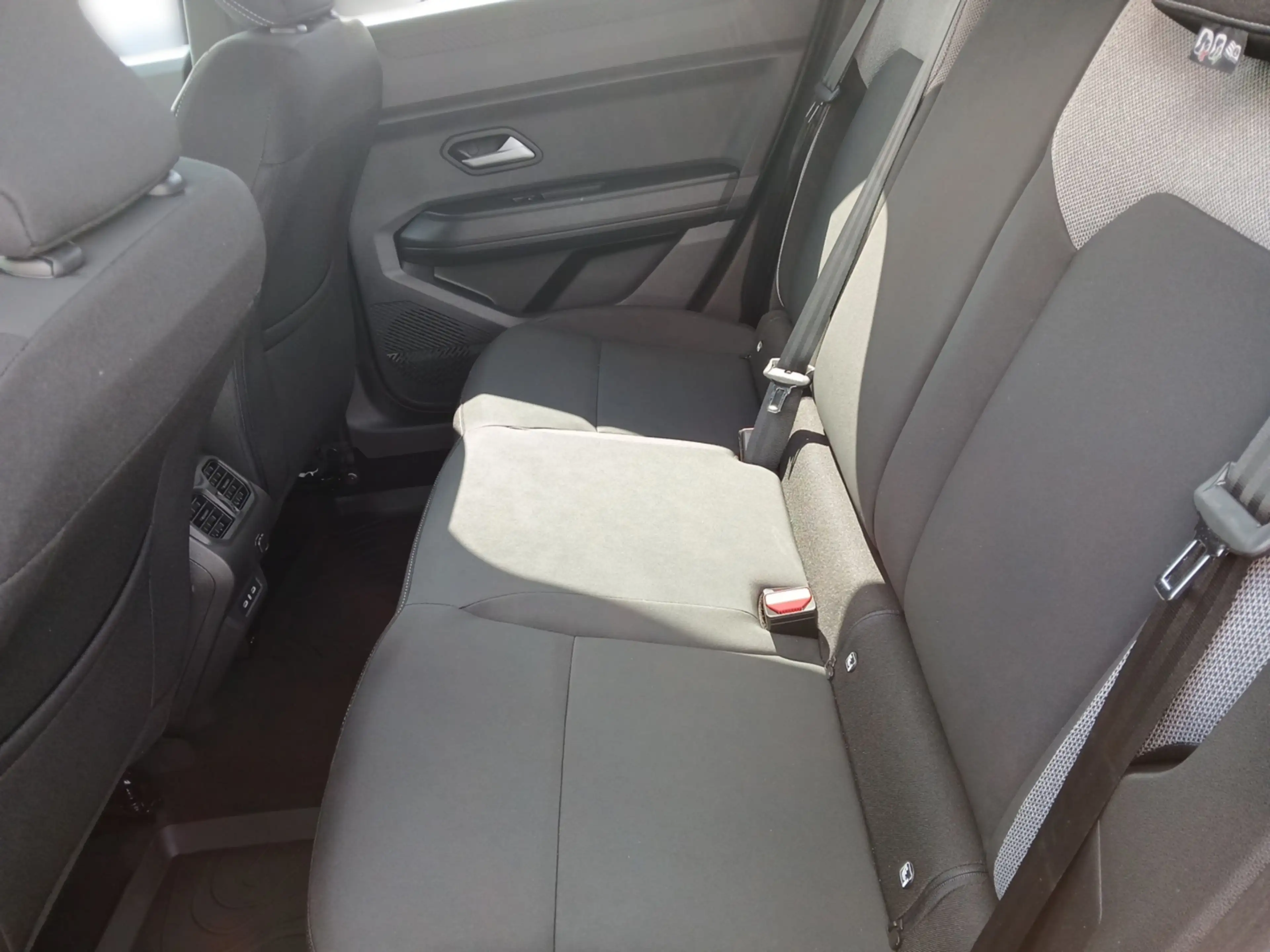 Dacia Bigster BIGSTER Journey Hybrid 150 4x4 — photo 9