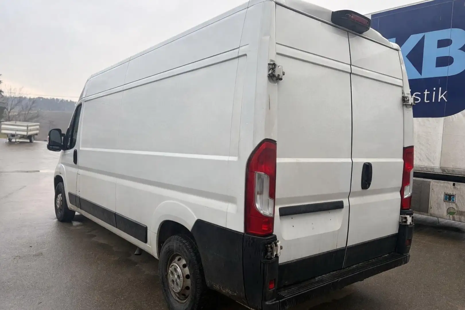 Peugeot Boxer Bus 3300 L2H2 BlueHDi 140 S&S 6-Gang - 2
