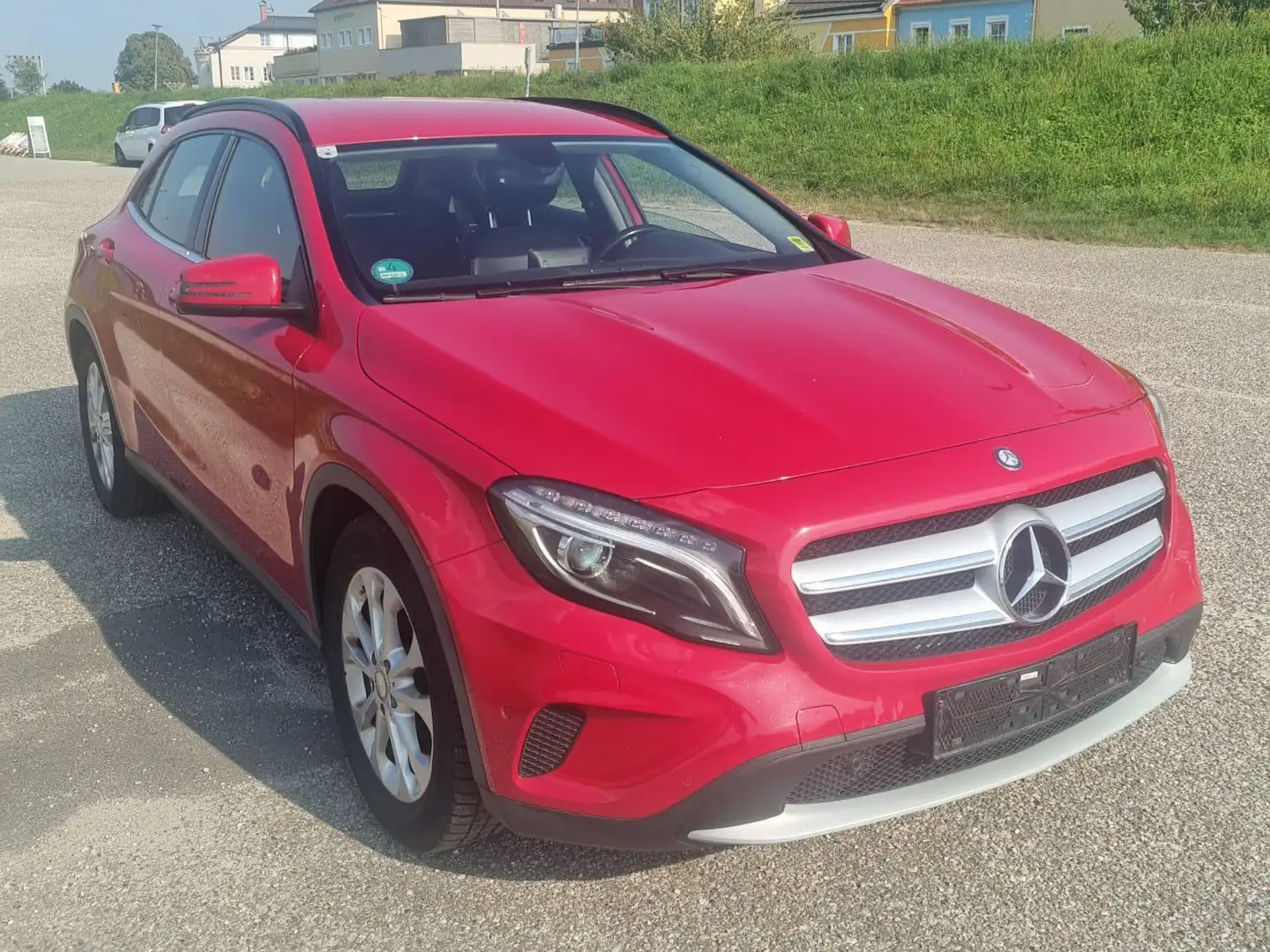 Mercedes-Benz GLA 200 GLA 200 CDI Roşu - 1